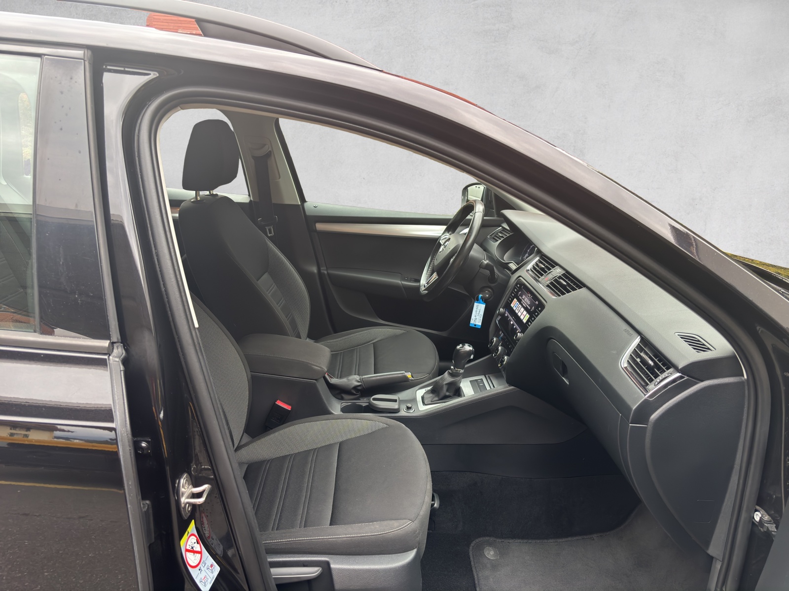 SKODA Octavia Combi 2.0 TDI Ambition 4x4-image-12