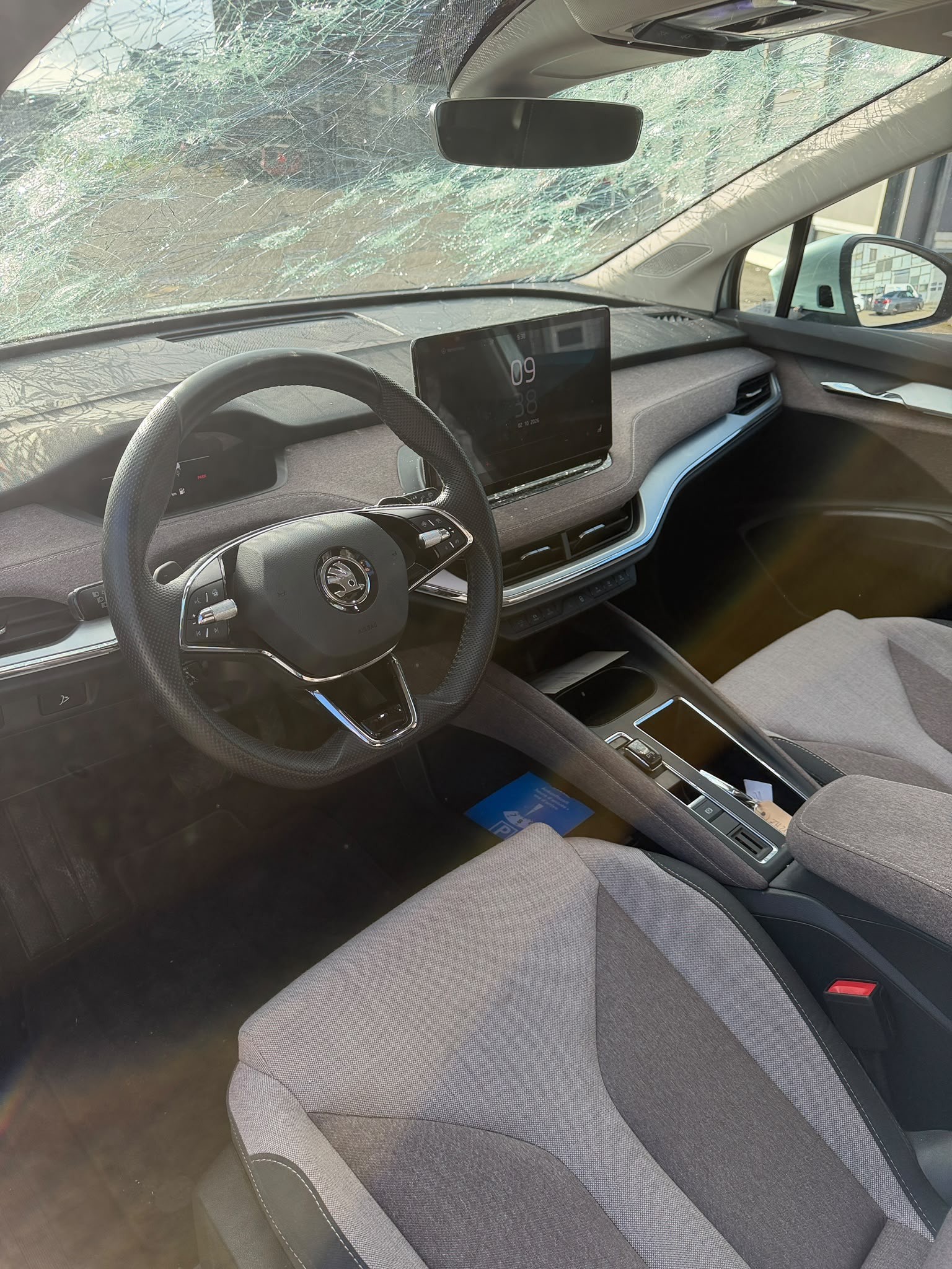 SKODA Enyaq iV 80 Ultra-image-8
