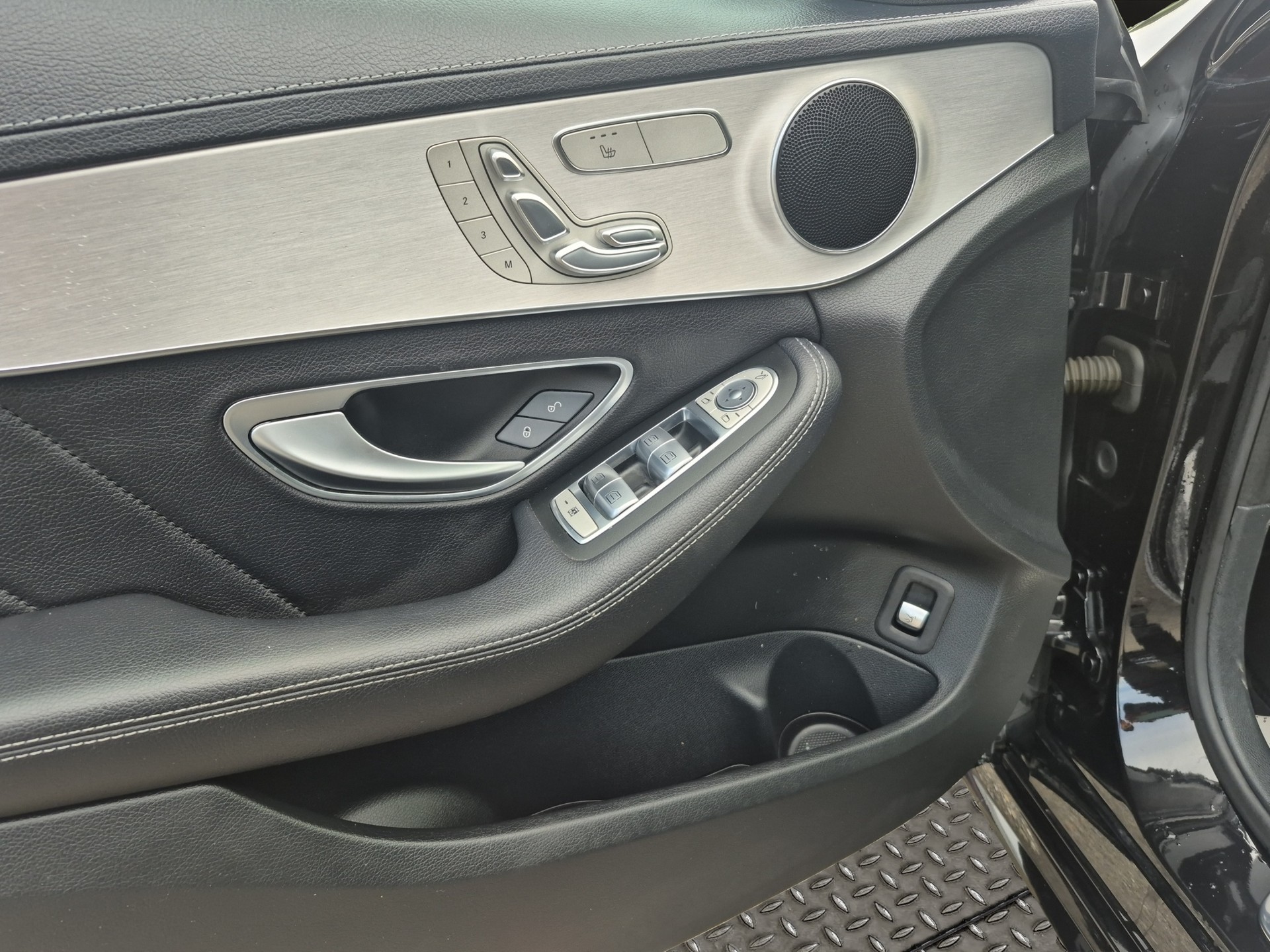 MERCEDES-BENZ C 250 BlueTEC AMG Line 7G-Tronic-image-10