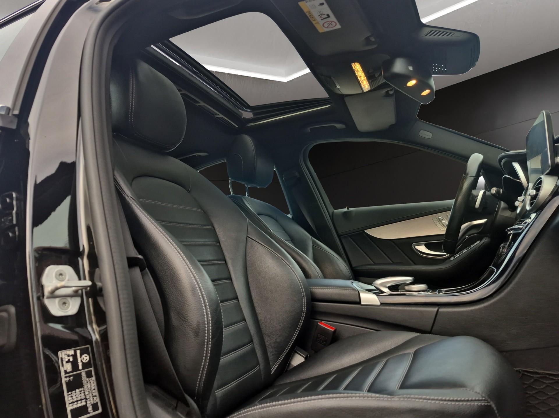 MERCEDES-BENZ C 250 BlueTEC AMG Line 7G-Tronic-image-15