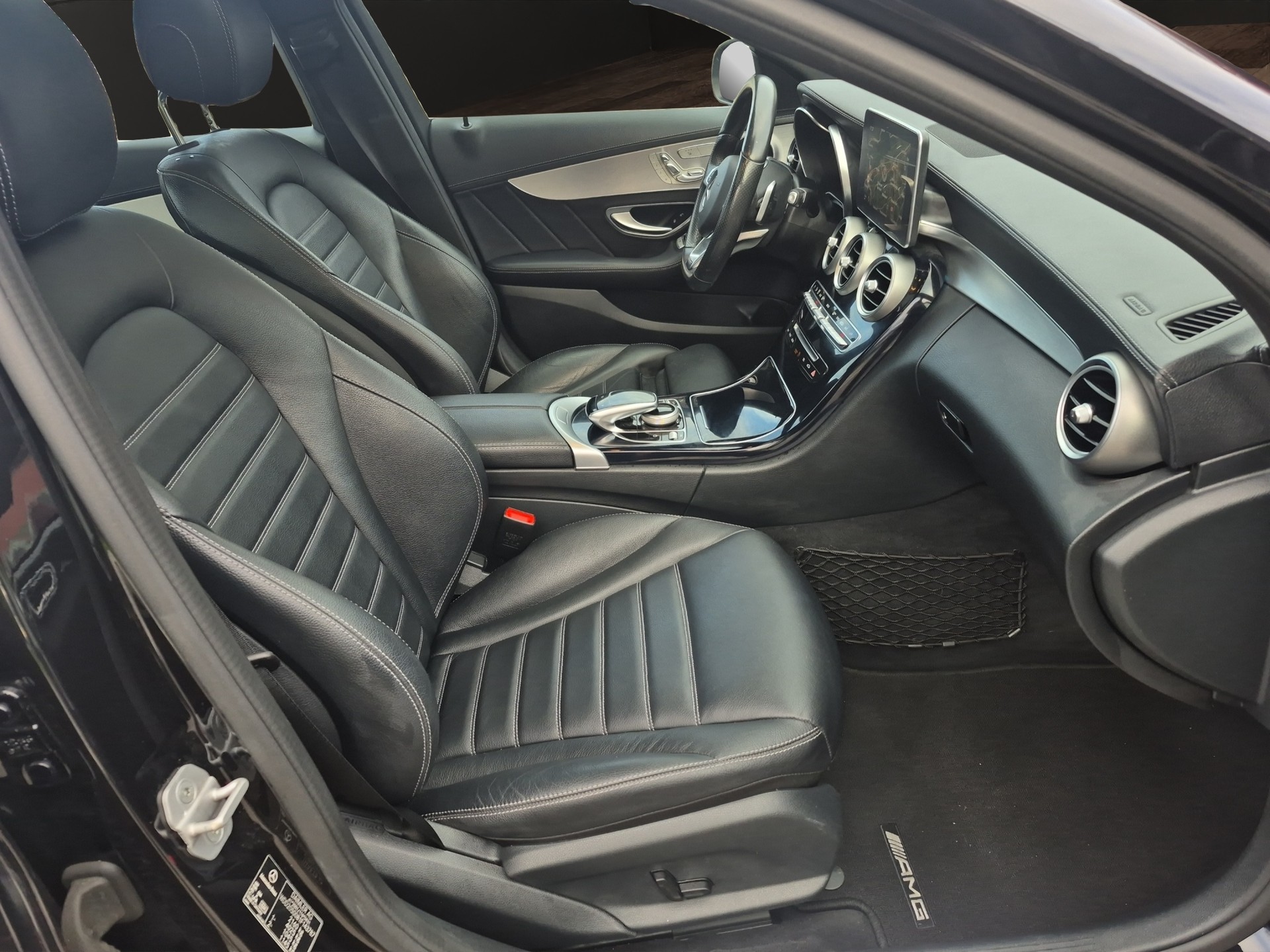 MERCEDES-BENZ C 250 BlueTEC AMG Line 7G-Tronic-image-14