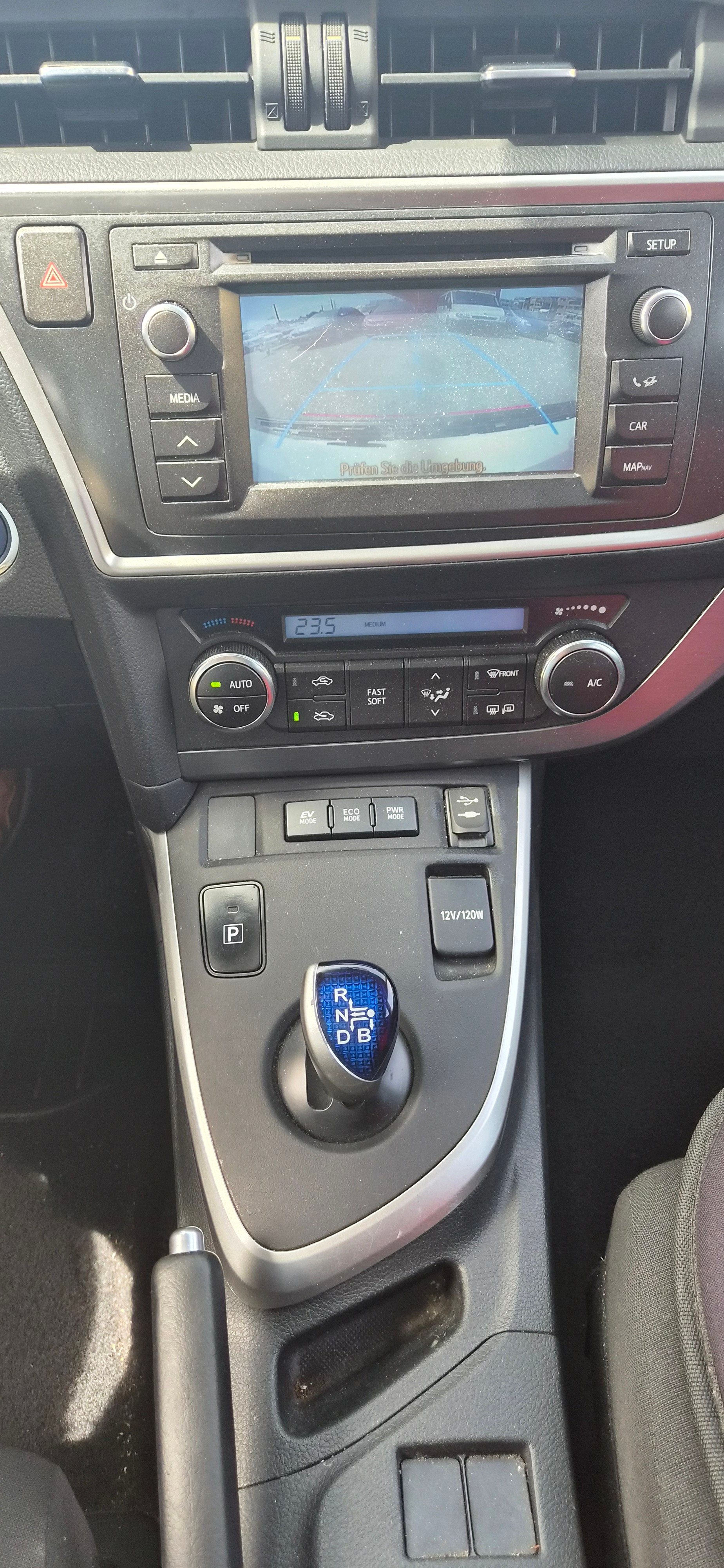 TOYOTA Auris 1.8 16V HSD Linea Luna-image-10