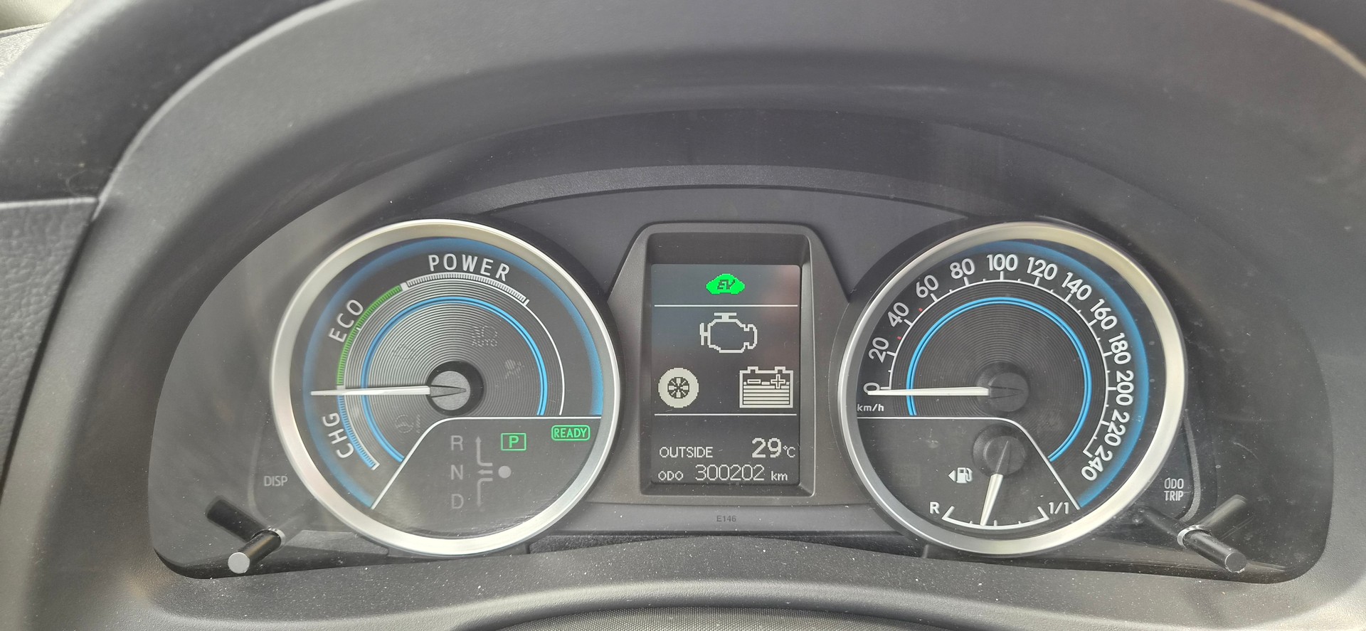 TOYOTA Auris 1.8 16V HSD Linea Luna-image-15