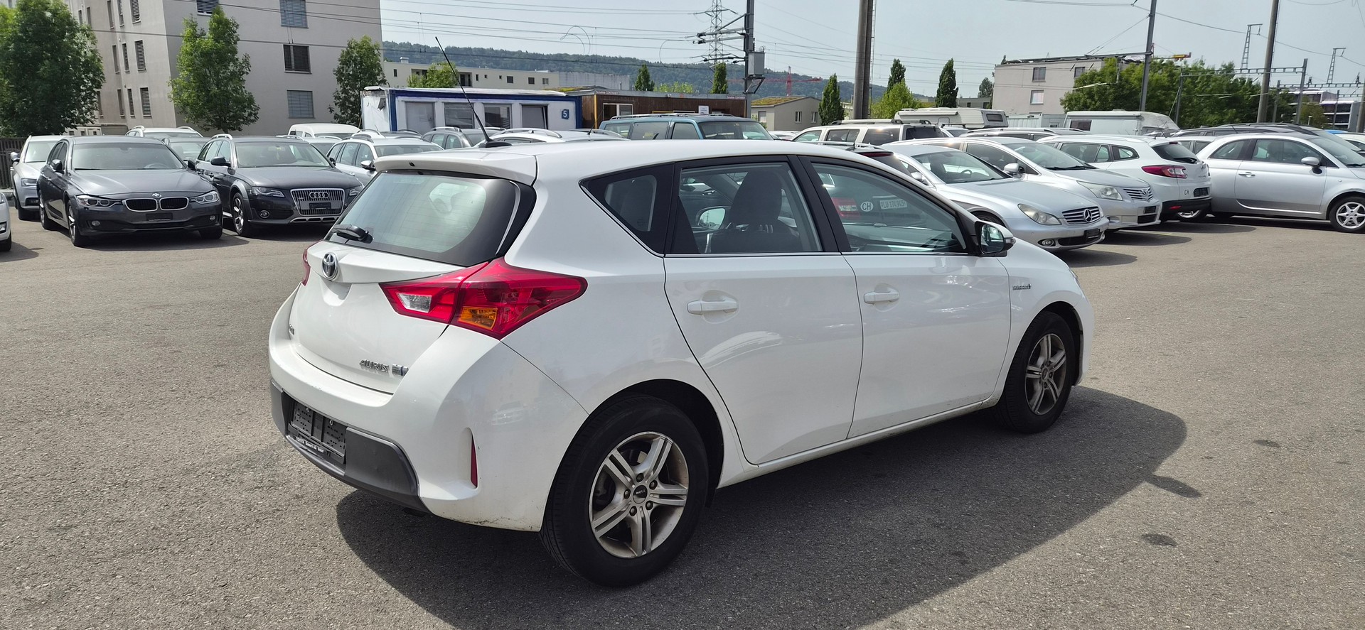 TOYOTA Auris 1.8 16V HSD Linea Luna-image-2
