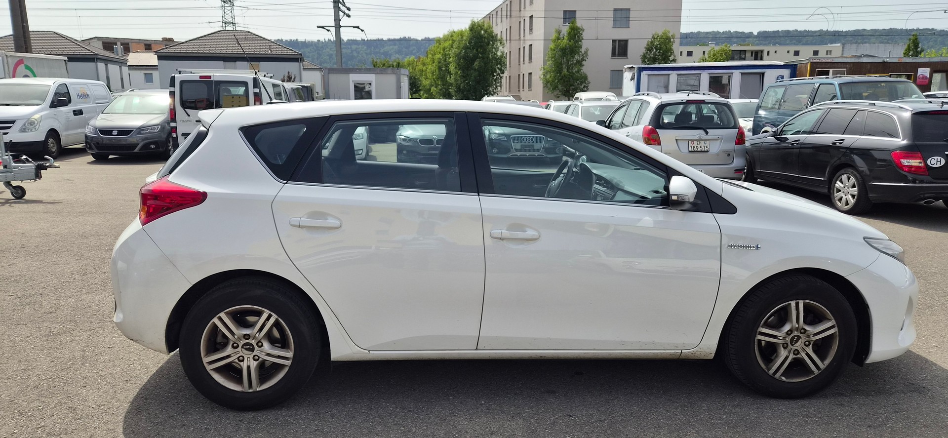 TOYOTA Auris 1.8 16V HSD Linea Luna-image-3