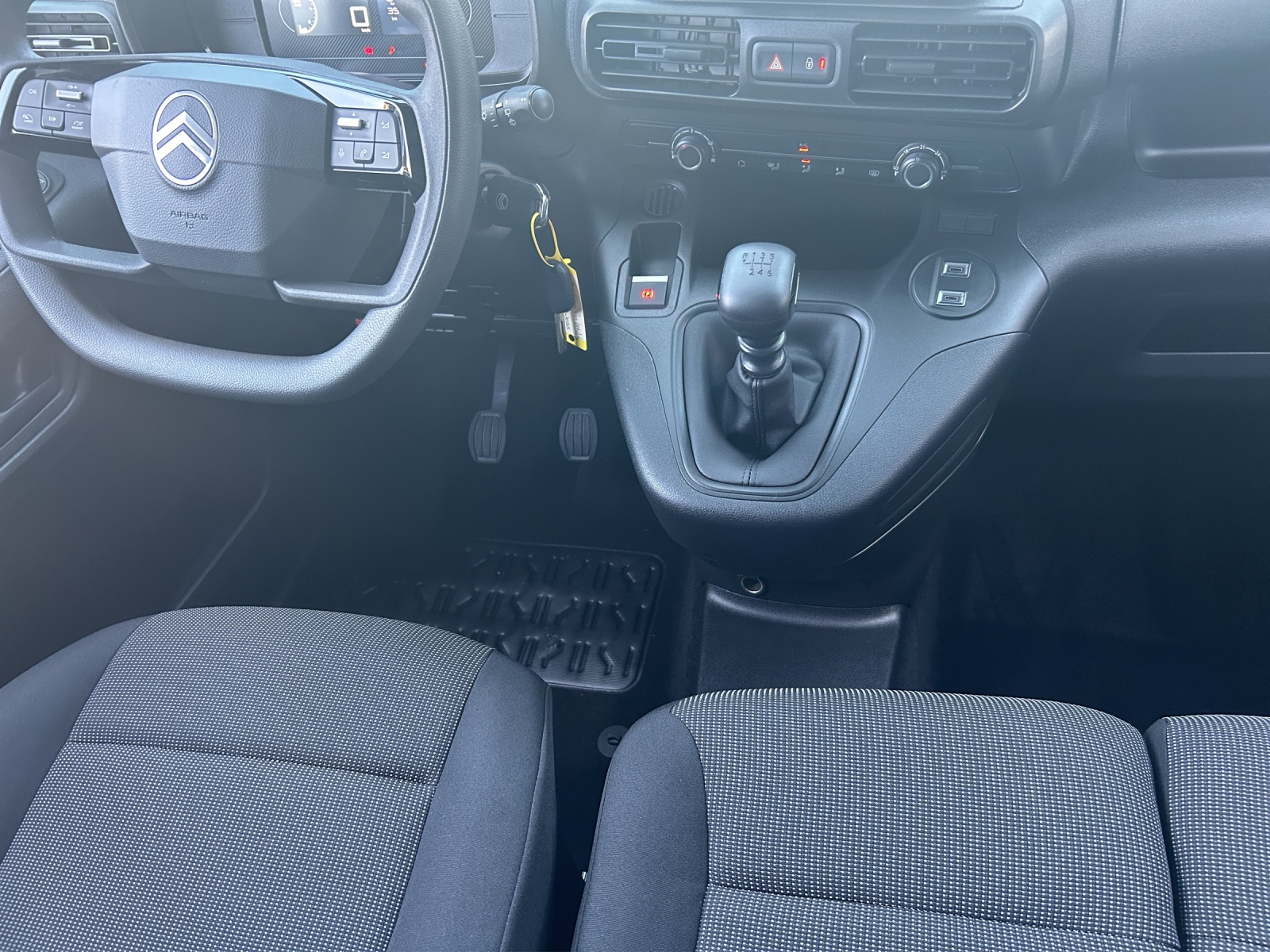 CITROEN Berlingo M 1.2 PureTech 110 First S/S-image-12