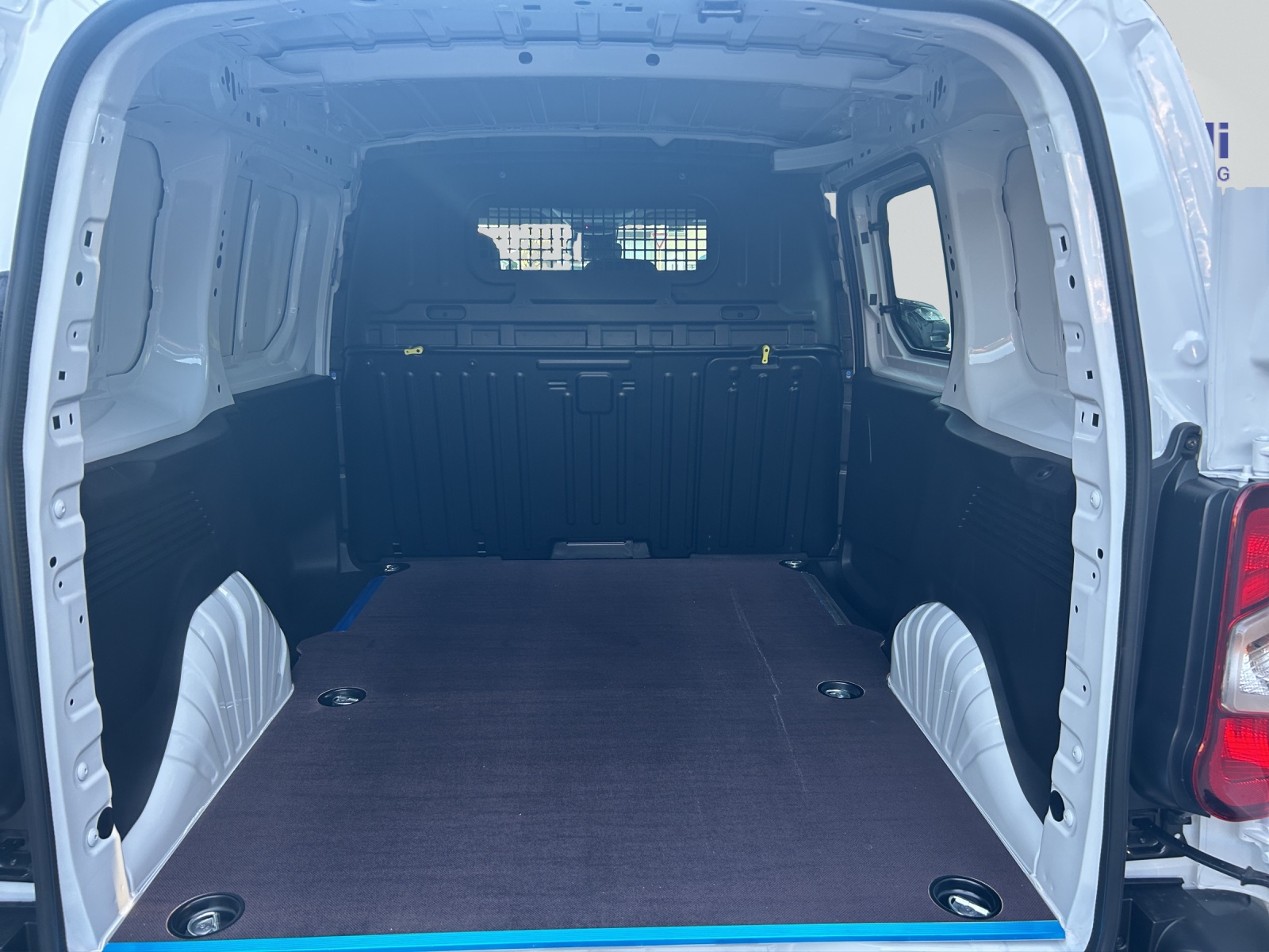 CITROEN Berlingo M 1.2 PureTech 110 First S/S-image-9