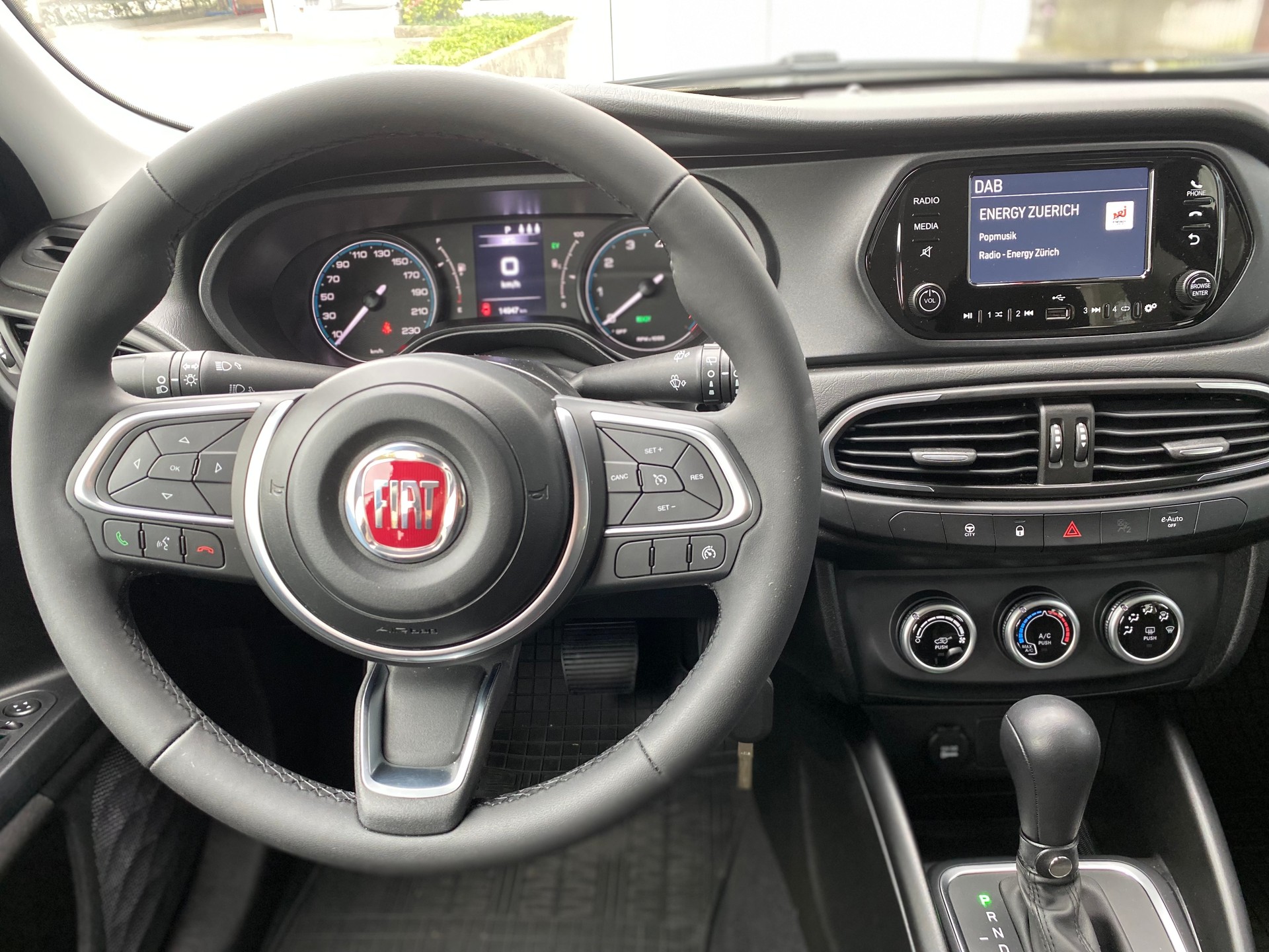 FIAT Tipo Hybrid 1.5 Cult-image-5