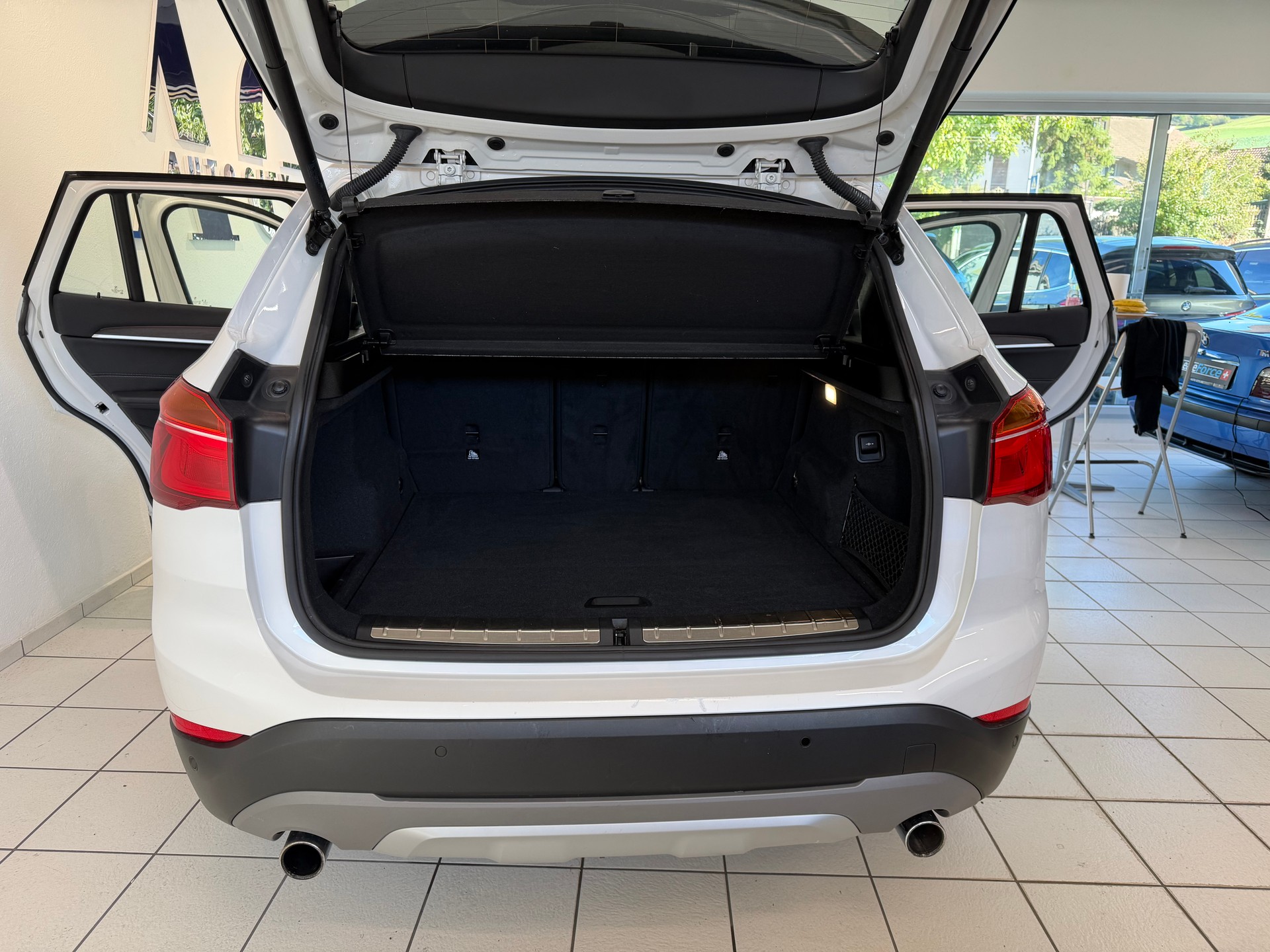 BMW X1 xDrive 25i xLine Steptronic-image-10