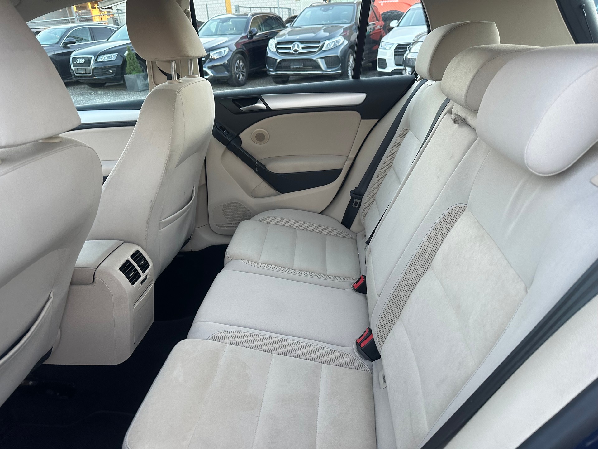 VW Golf 2.0 TDI 4Motion-image-9