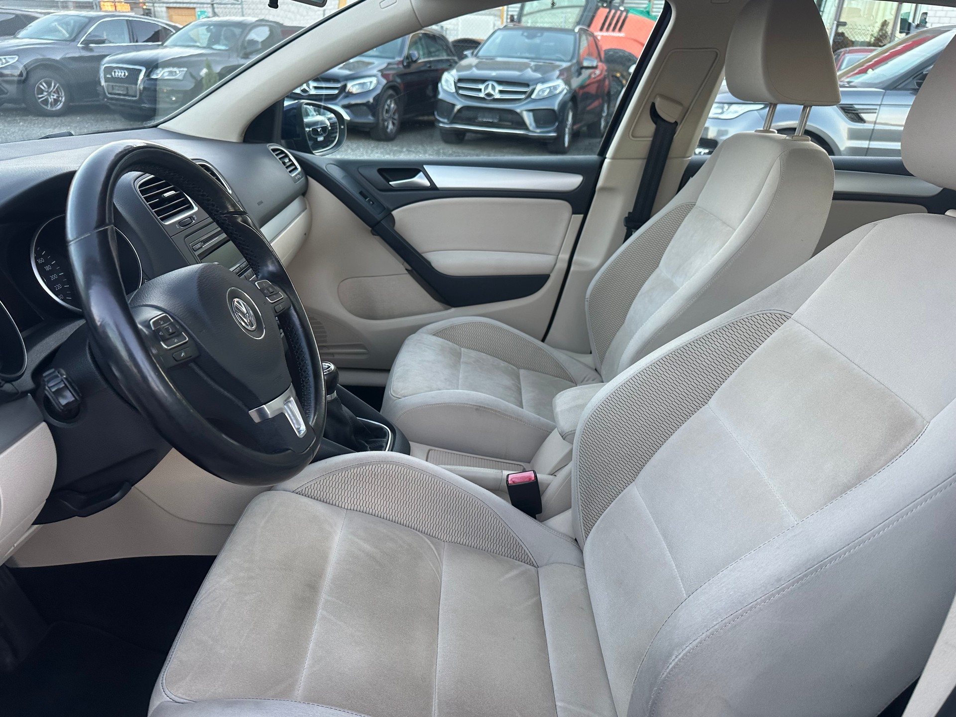 VW Golf 2.0 TDI 4Motion-image-8