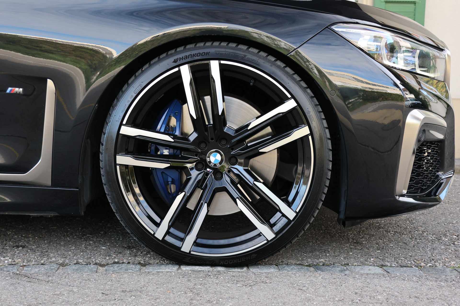 BMW M760Li xDrive Sport Getriebe BMW M760Li xDrive | Bowers & Wilkins | Sky Lounge | Massage-image-4