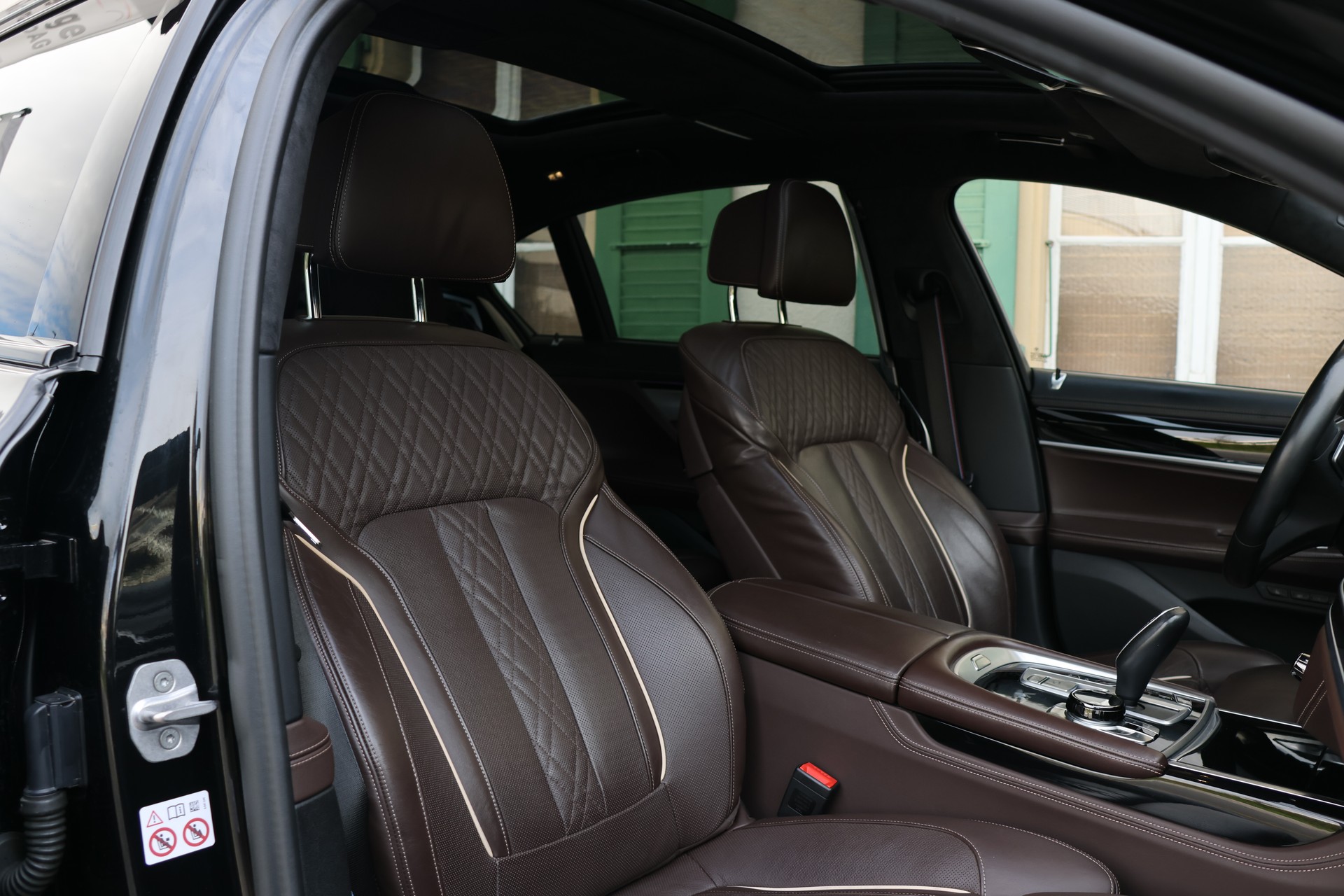 BMW M760Li xDrive Sport Getriebe BMW M760Li xDrive | Bowers & Wilkins | Sky Lounge | Massage-image-8