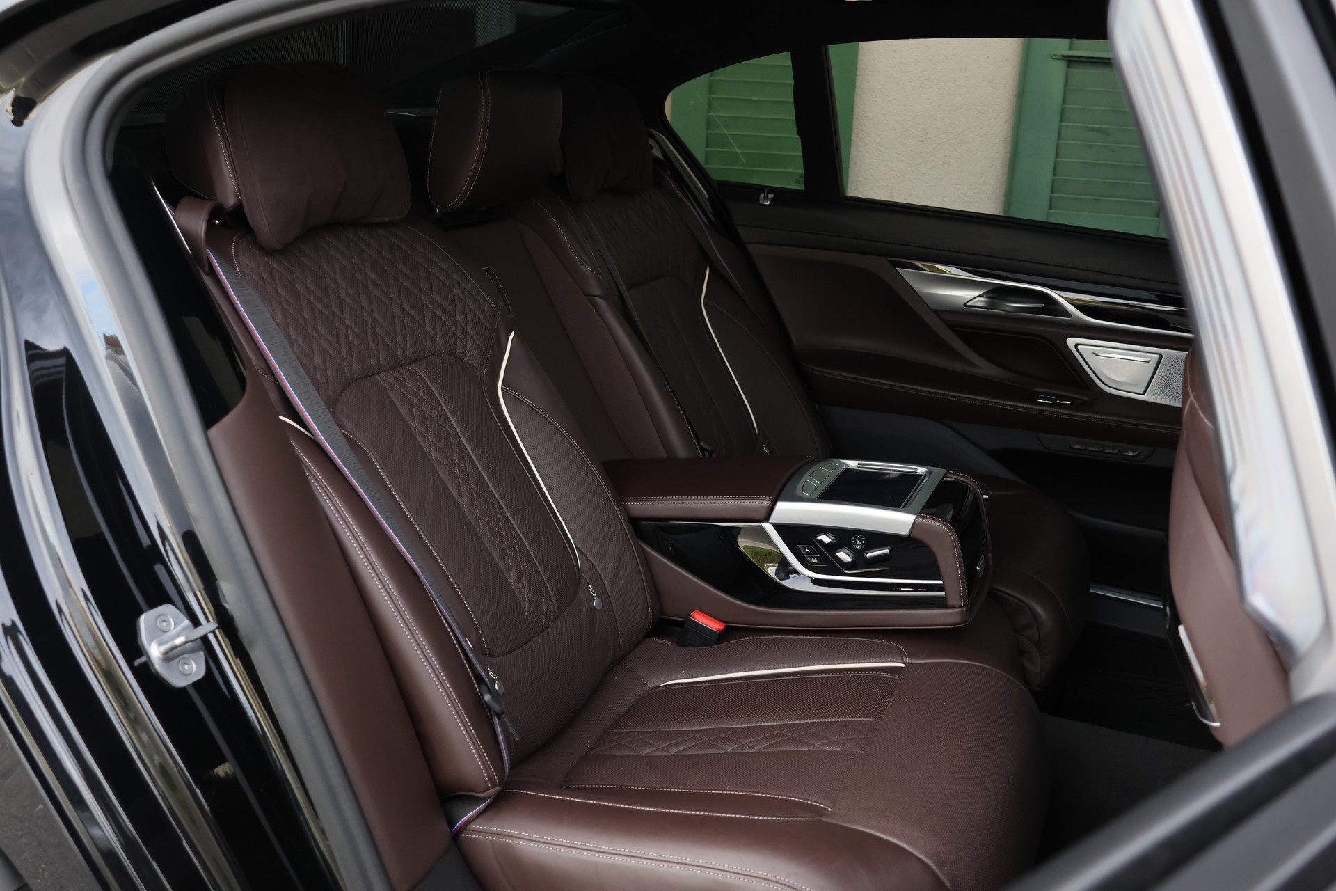BMW M760Li xDrive Sport Getriebe BMW M760Li xDrive | Bowers & Wilkins | Sky Lounge | Massage-image-9