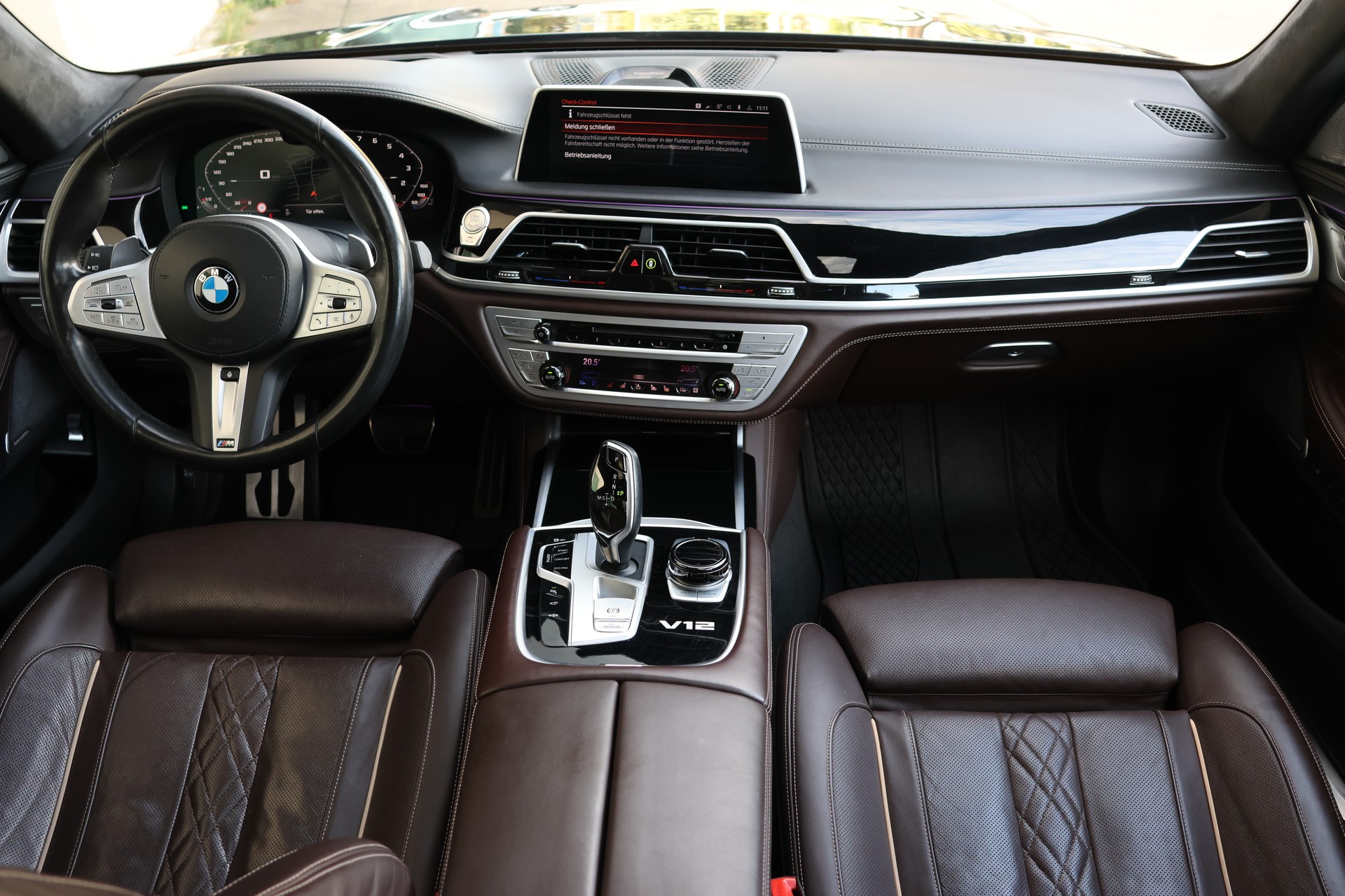 BMW M760Li xDrive Sport Getriebe BMW M760Li xDrive | Bowers & Wilkins | Sky Lounge | Massage-image-11