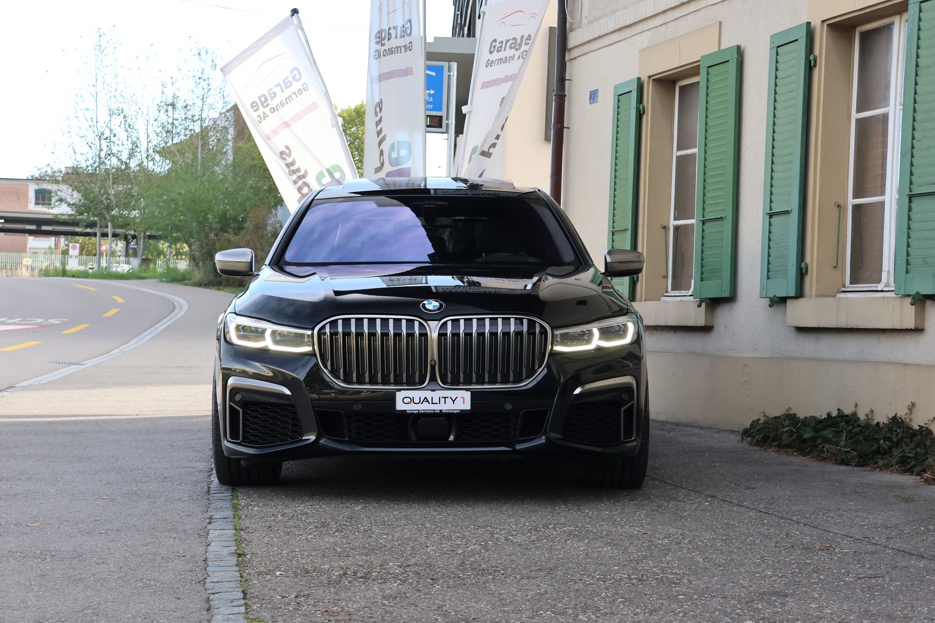 BMW M760Li xDrive Sport Getriebe BMW M760Li xDrive | Bowers & Wilkins | Sky Lounge | Massage-image-1