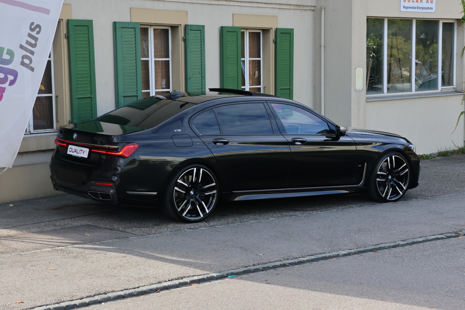 BMW M760Li xDrive Sport Getriebe BMW M760Li xDrive | Bowers & Wilkins | Sky Lounge | Massage-image-5
