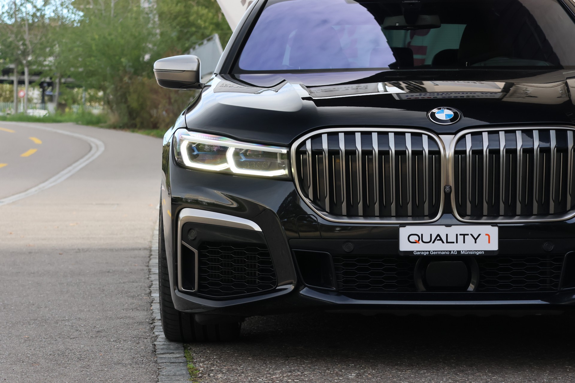 BMW M760Li xDrive Sport Getriebe BMW M760Li xDrive | Bowers & Wilkins | Sky Lounge | Massage-image-2