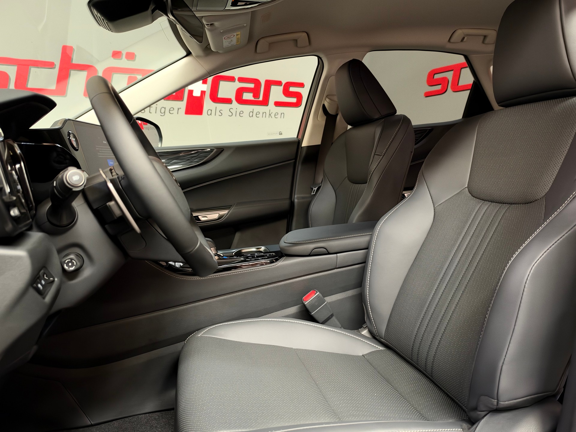 LEXUS NX 450h+ E-FOUR Comfort-image-13