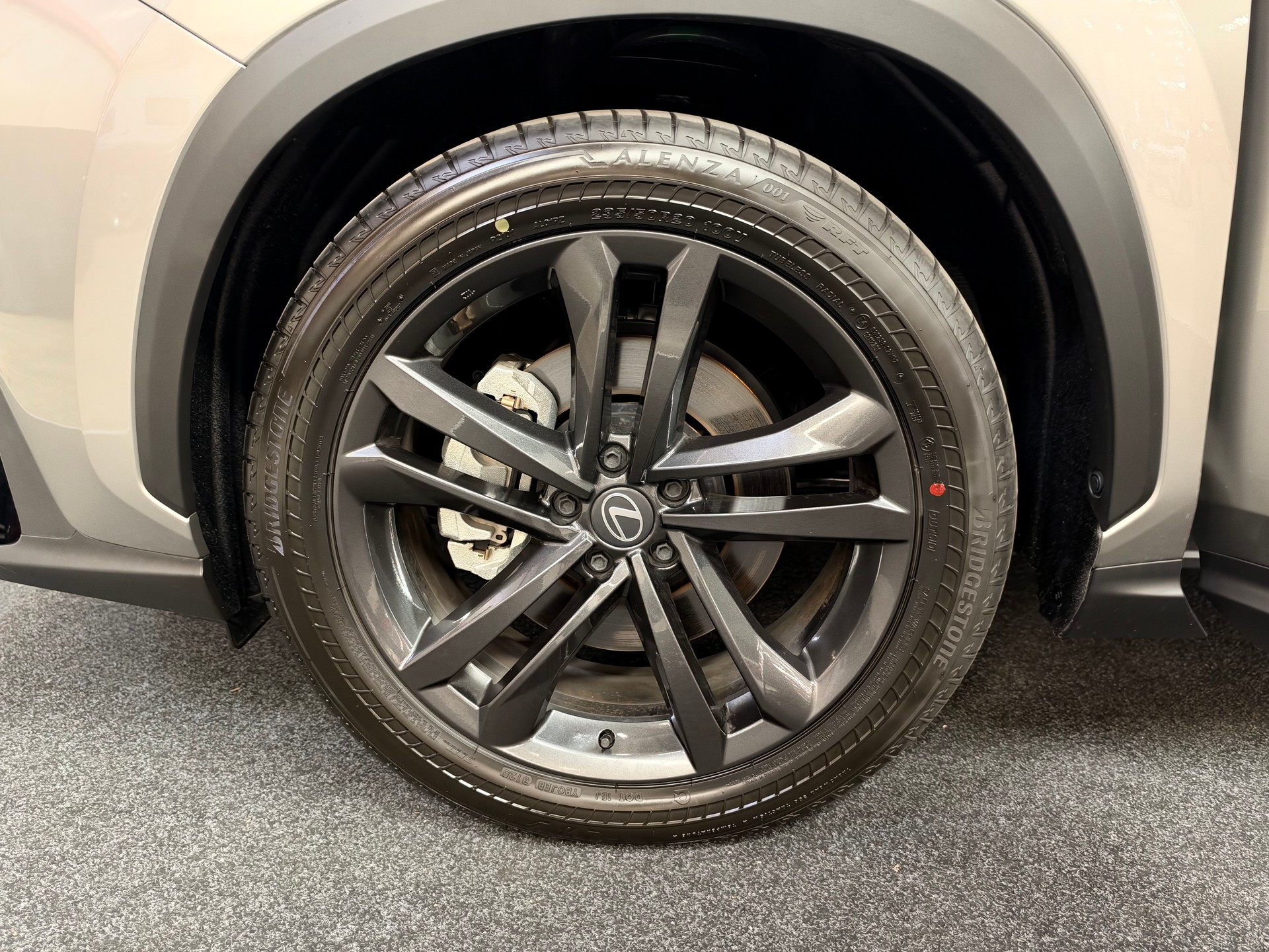 LEXUS NX 450h+ E-FOUR Comfort-image-11