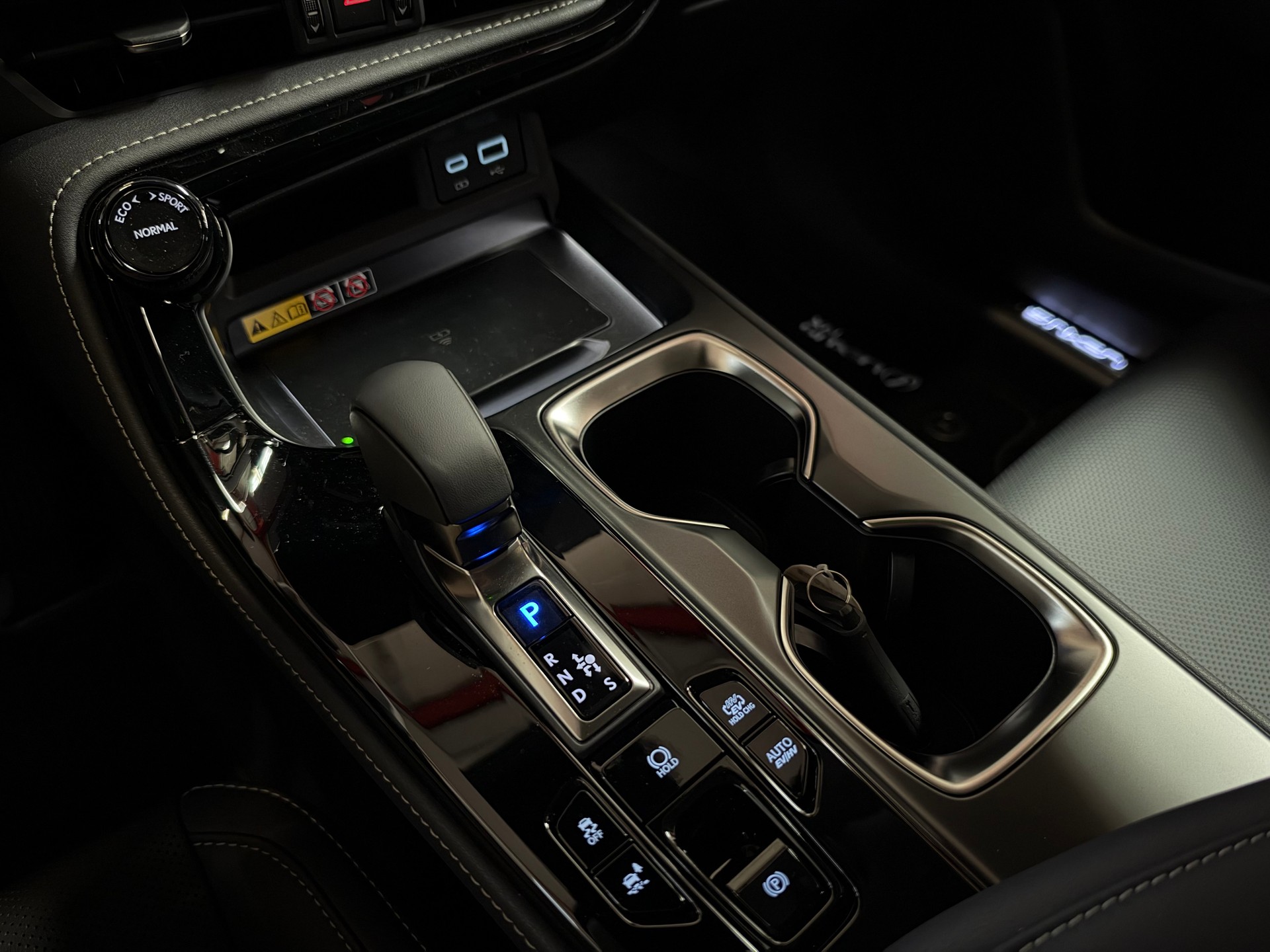 LEXUS NX 450h+ E-FOUR Comfort-image-20