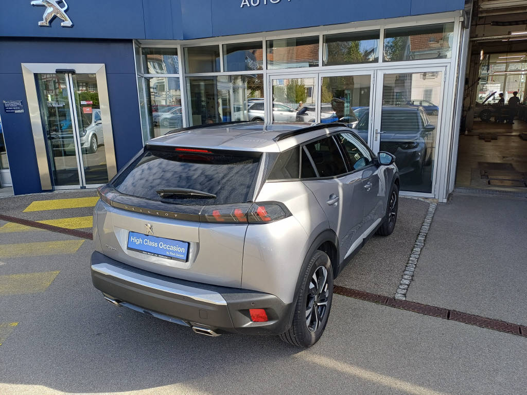 PEUGEOT 2008 1.2 PureTech 130 Allure-image-13