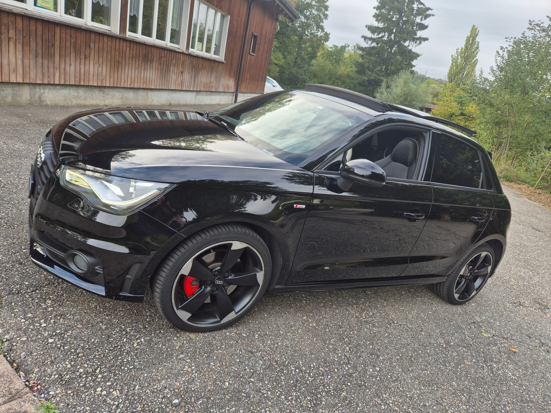 AUDI A1 Sportback Sport 1.4 TFSI Ambition S-tronic-image-3