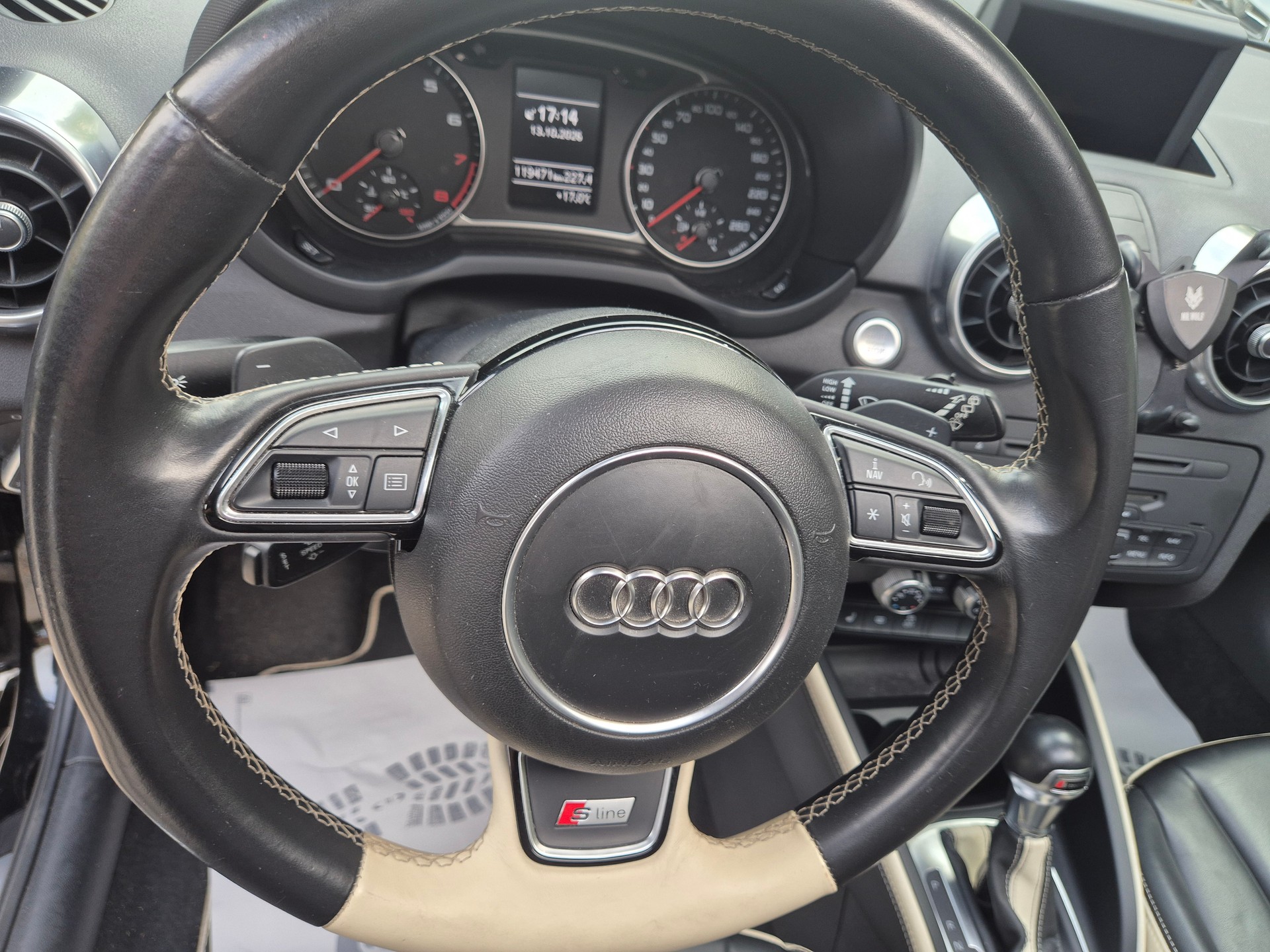 AUDI A1 Sportback Sport 1.4 TFSI Ambition S-tronic-image-10