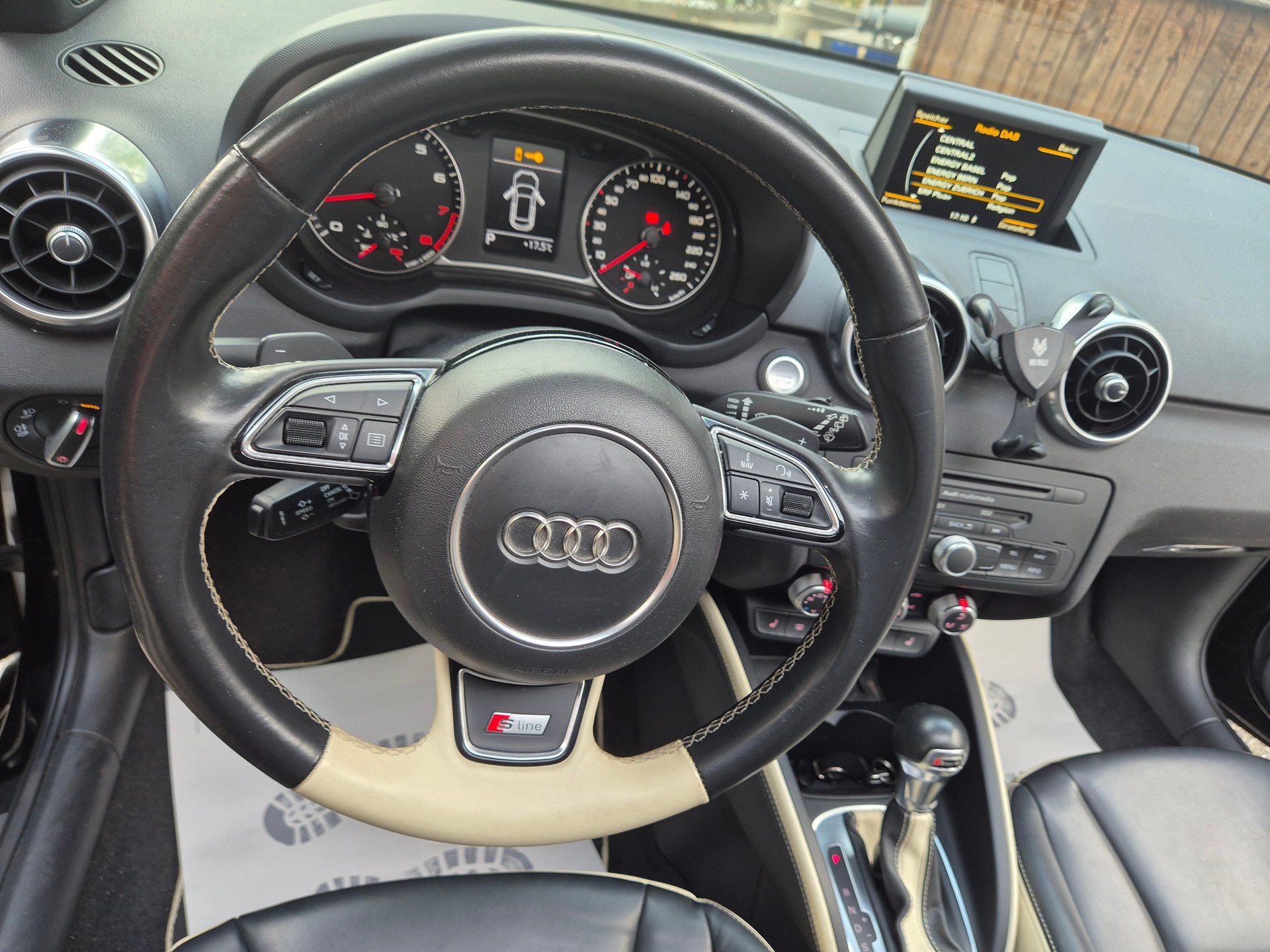 AUDI A1 Sportback Sport 1.4 TFSI Ambition S-tronic-image-18