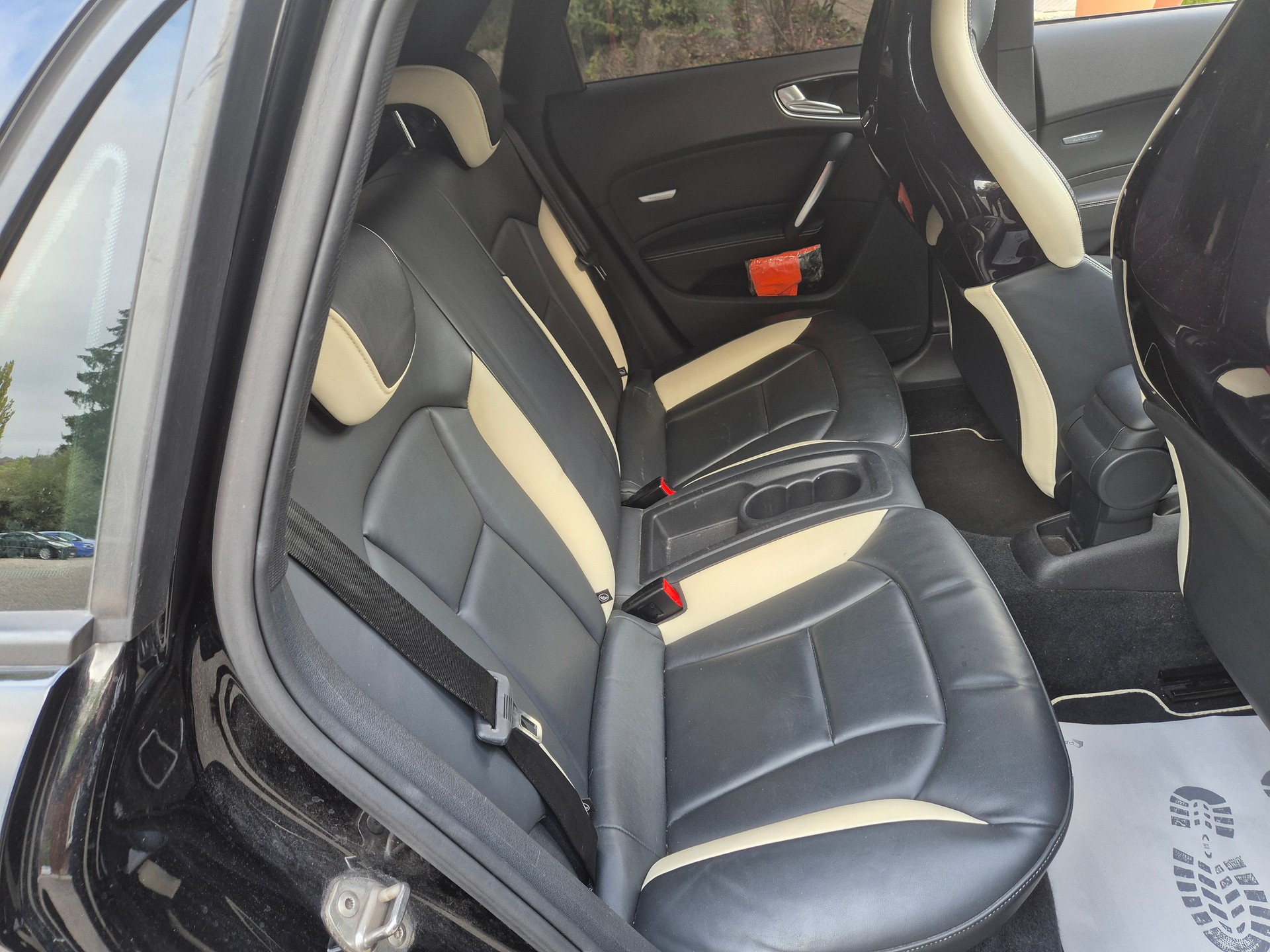 AUDI A1 Sportback Sport 1.4 TFSI Ambition S-tronic-image-14