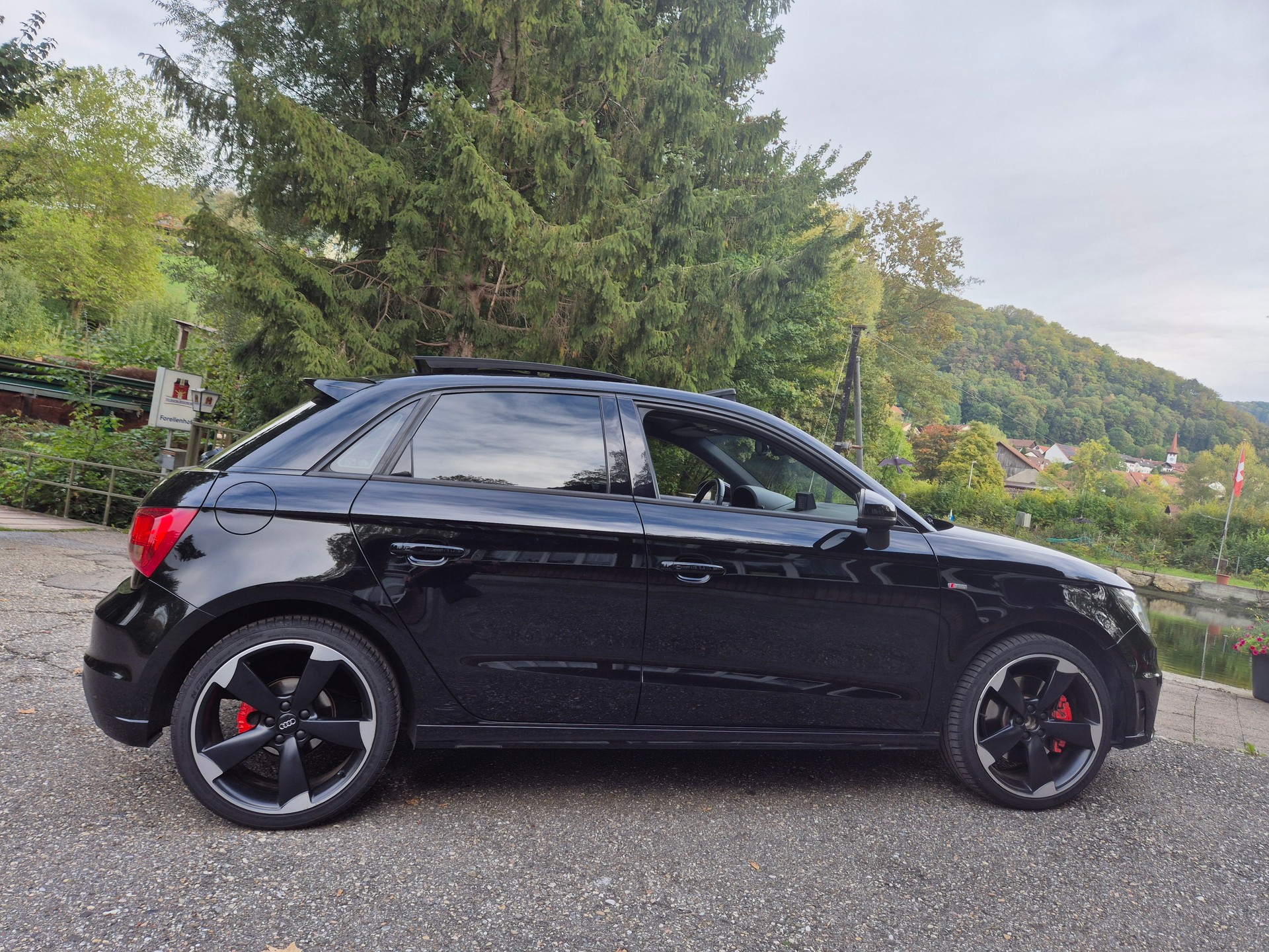 AUDI A1 Sportback Sport 1.4 TFSI Ambition S-tronic-image-5
