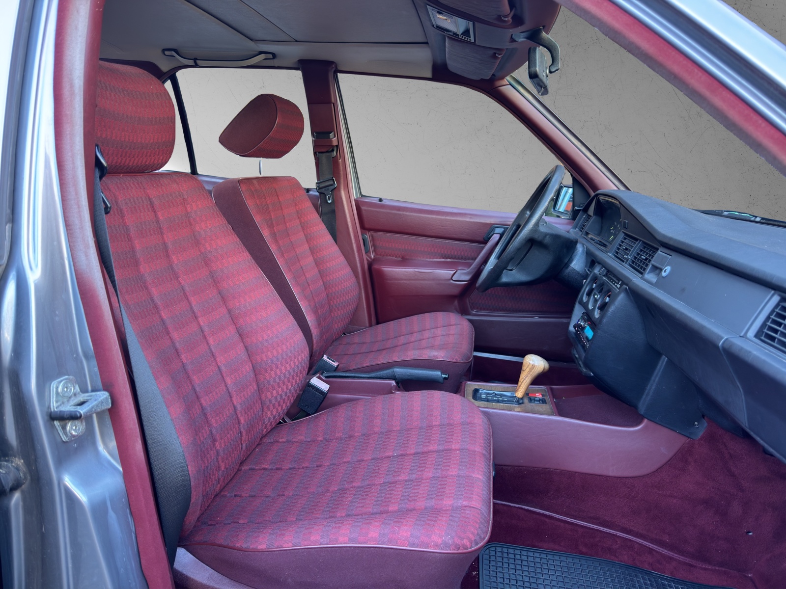 MERCEDES-BENZ 190 E 2.0-image-10