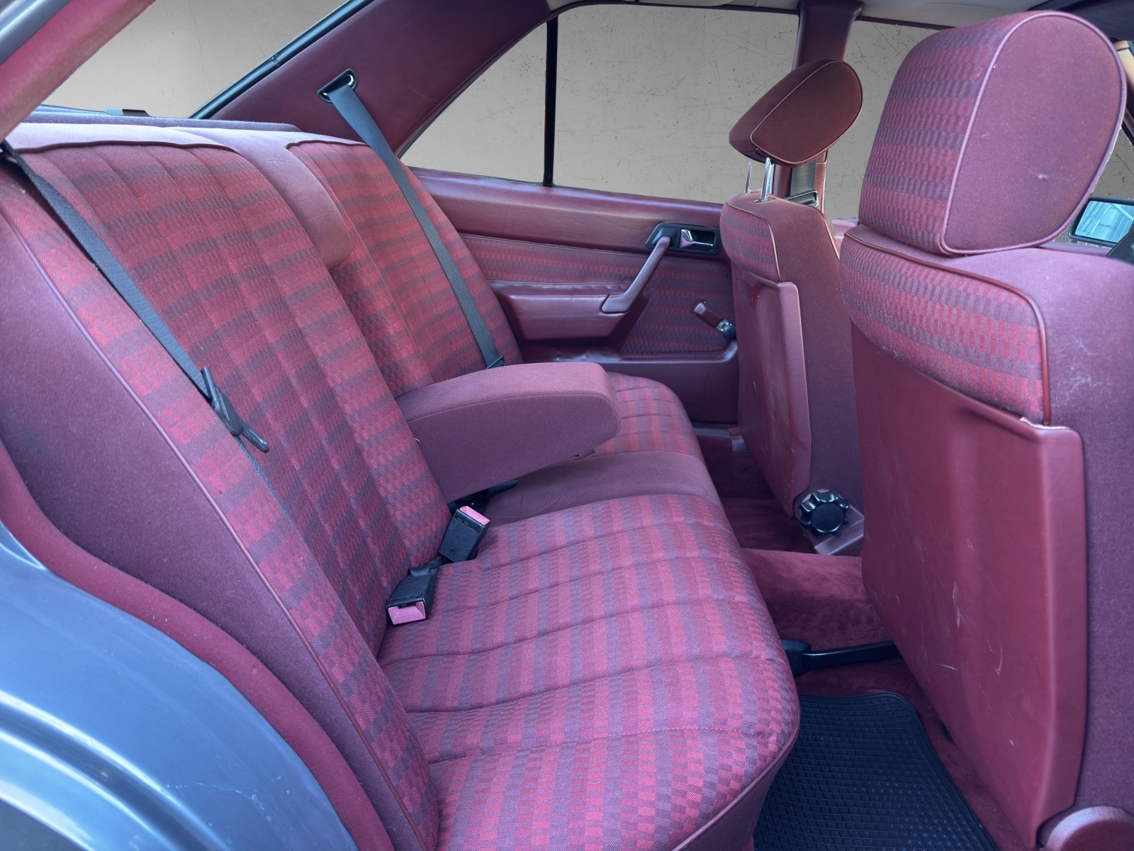 MERCEDES-BENZ 190 E 2.0-image-11