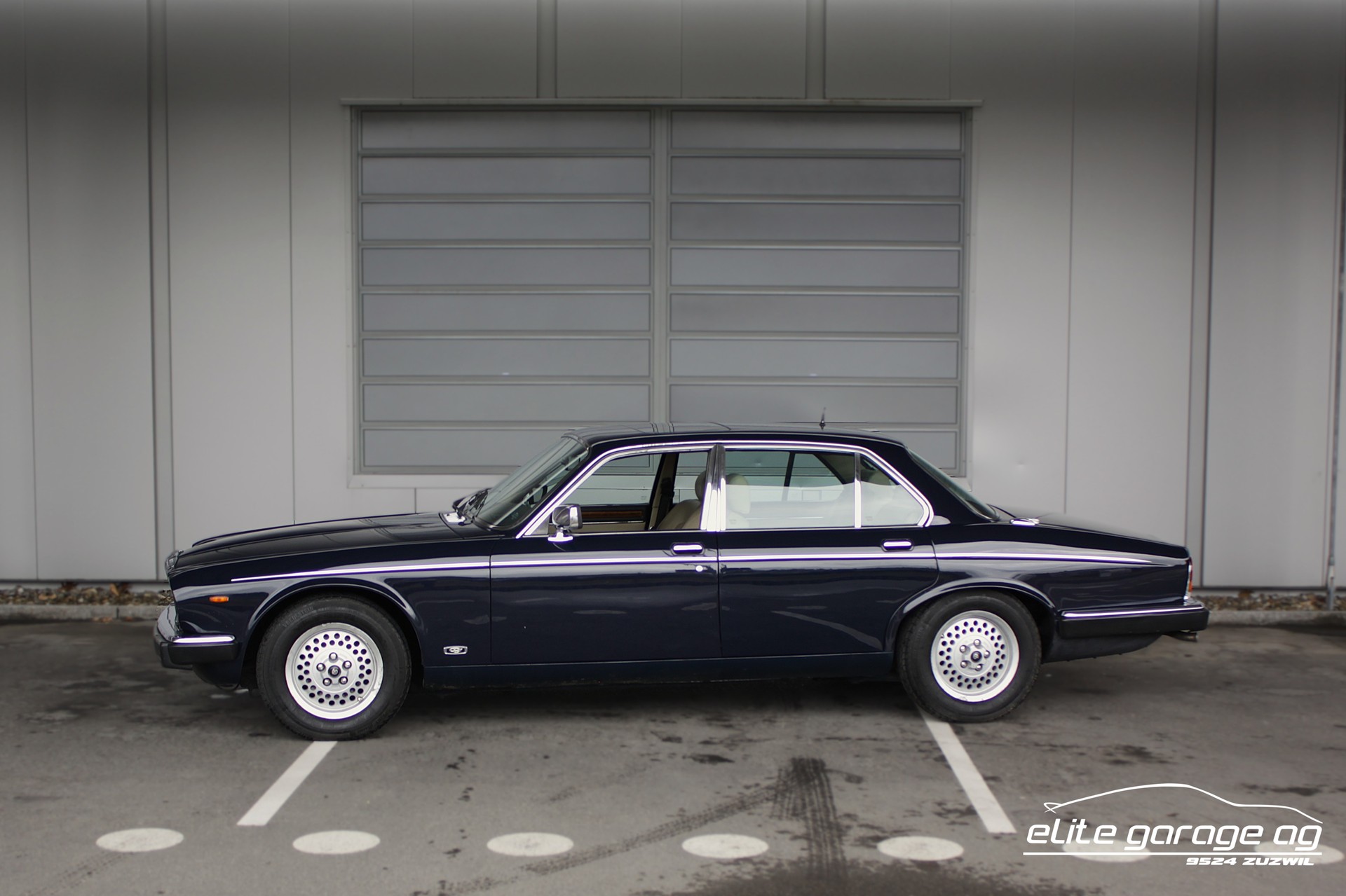 DAIMLER 5.3 Double Six