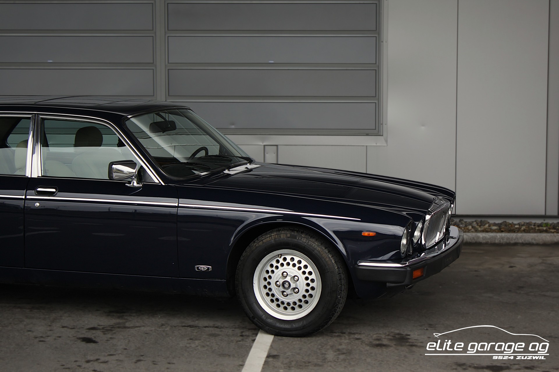 DAIMLER 5.3 Double Six-image-8
