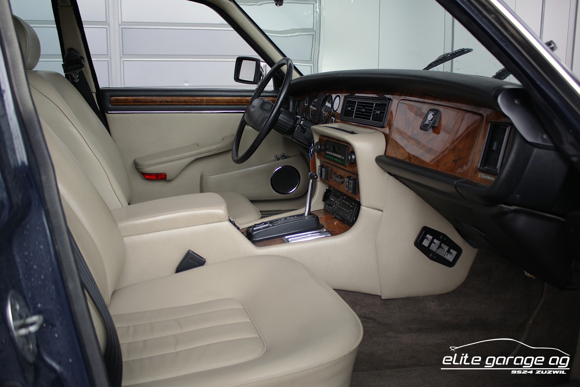 DAIMLER 5.3 Double Six-image-15