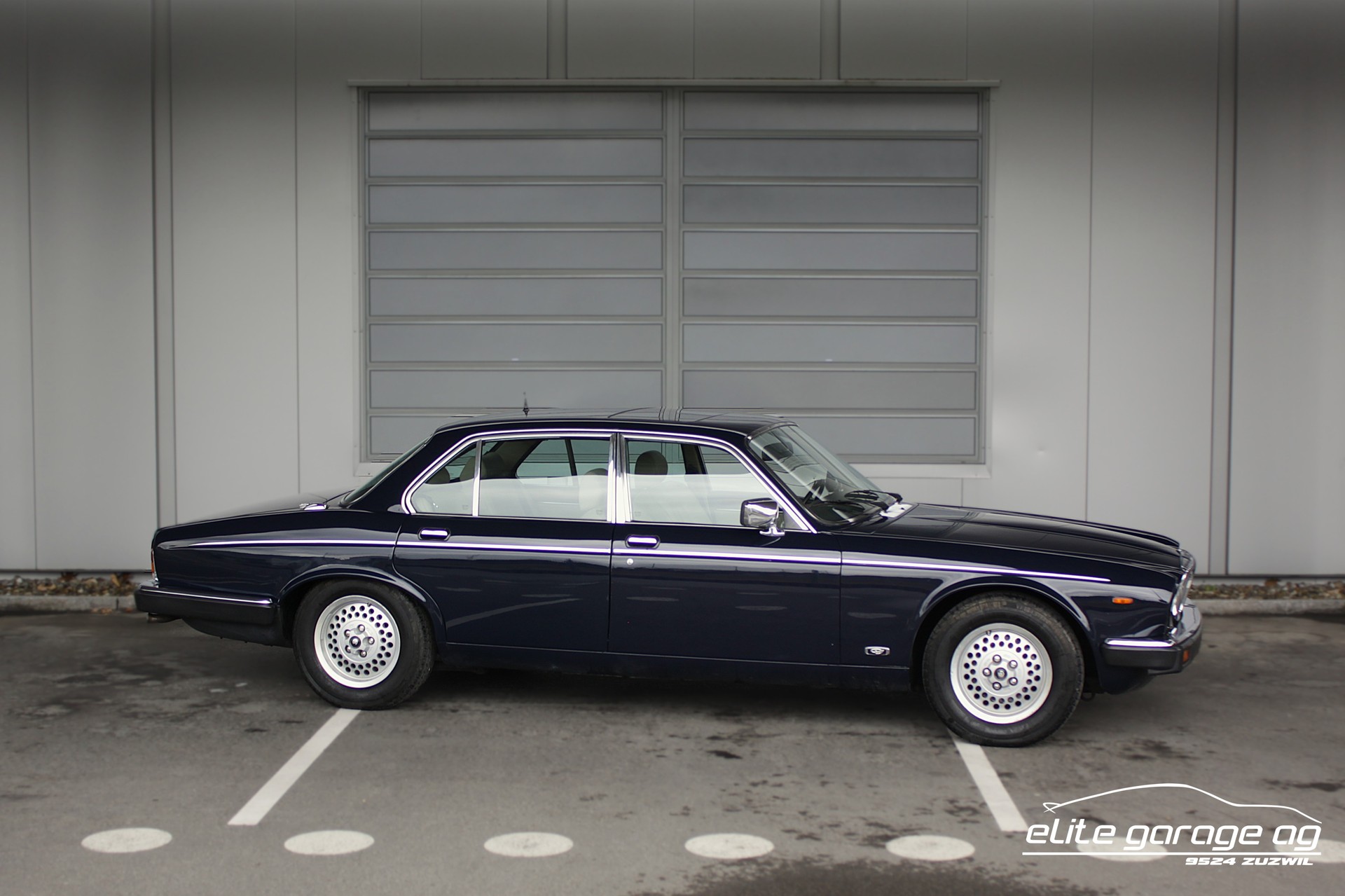 DAIMLER 5.3 Double Six-image-6