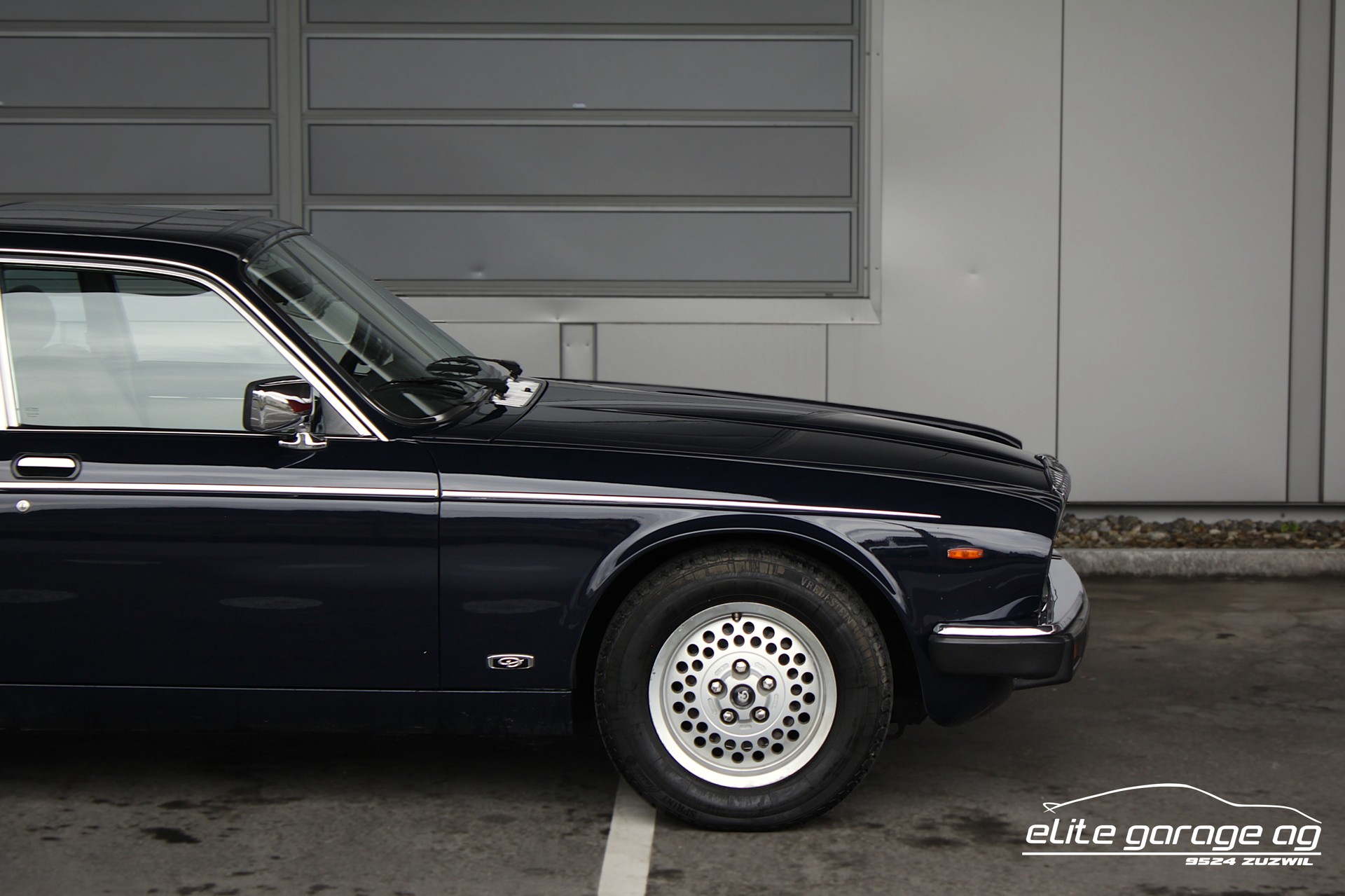 DAIMLER 5.3 Double Six-image-9