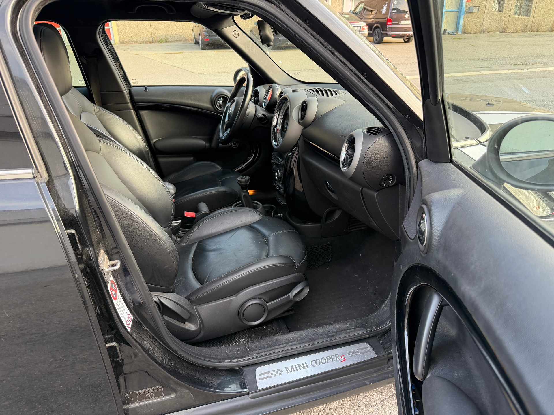 MINI Countryman Cooper SD ALL4-image-9