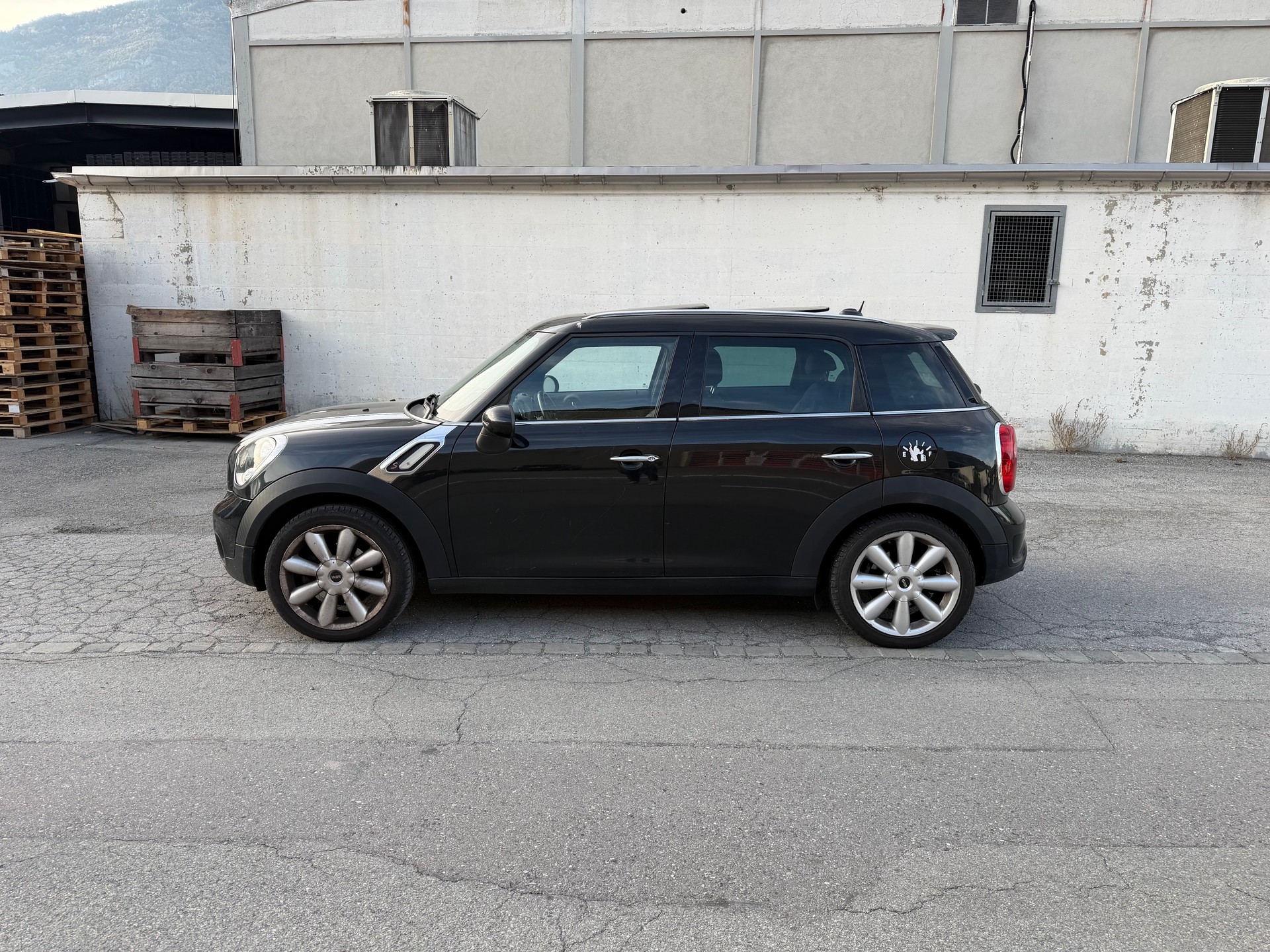 MINI Countryman Cooper SD ALL4-image-1