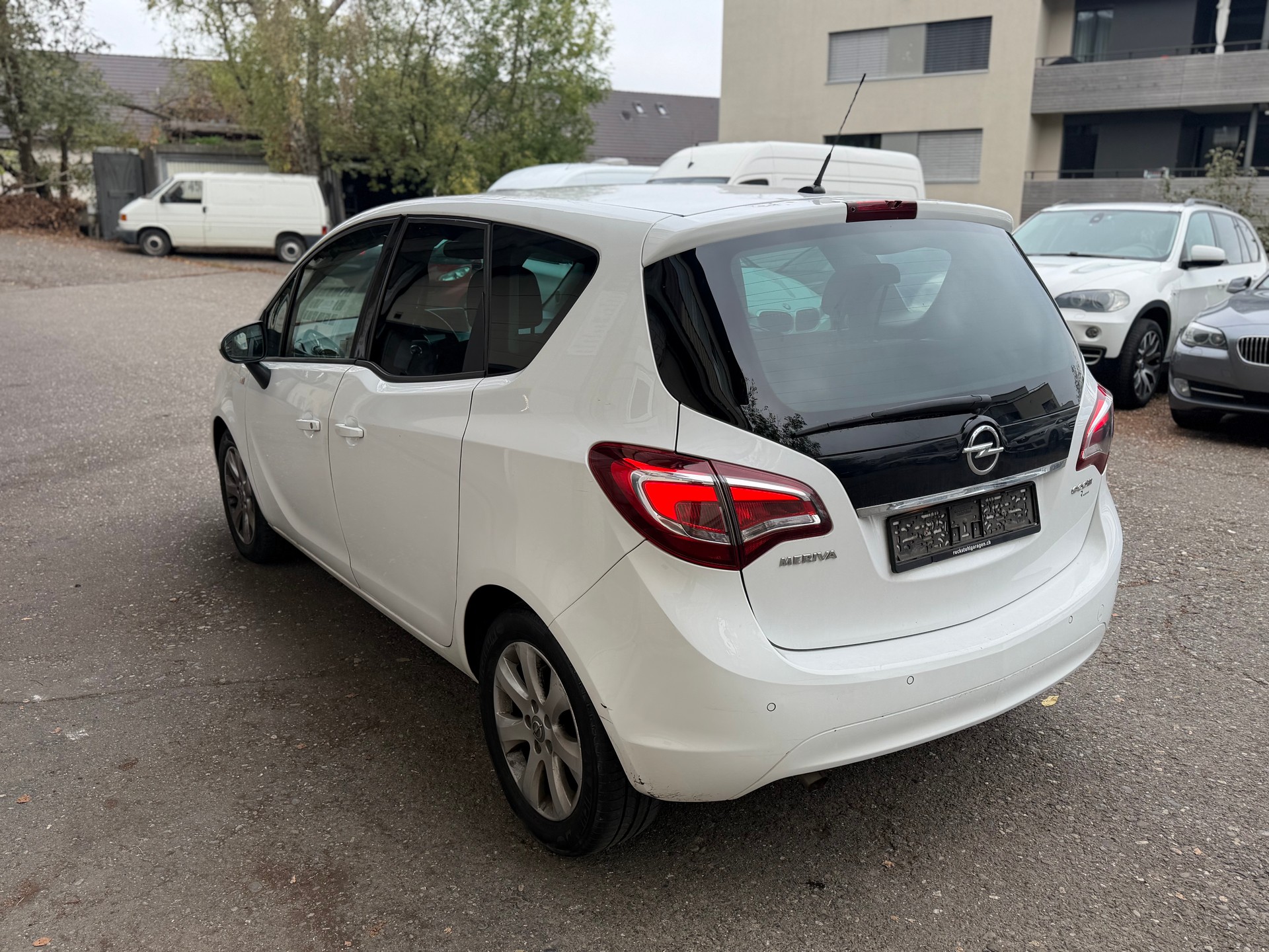 OPEL Meriva 1.4 Turbo Midnight Edition-image-2