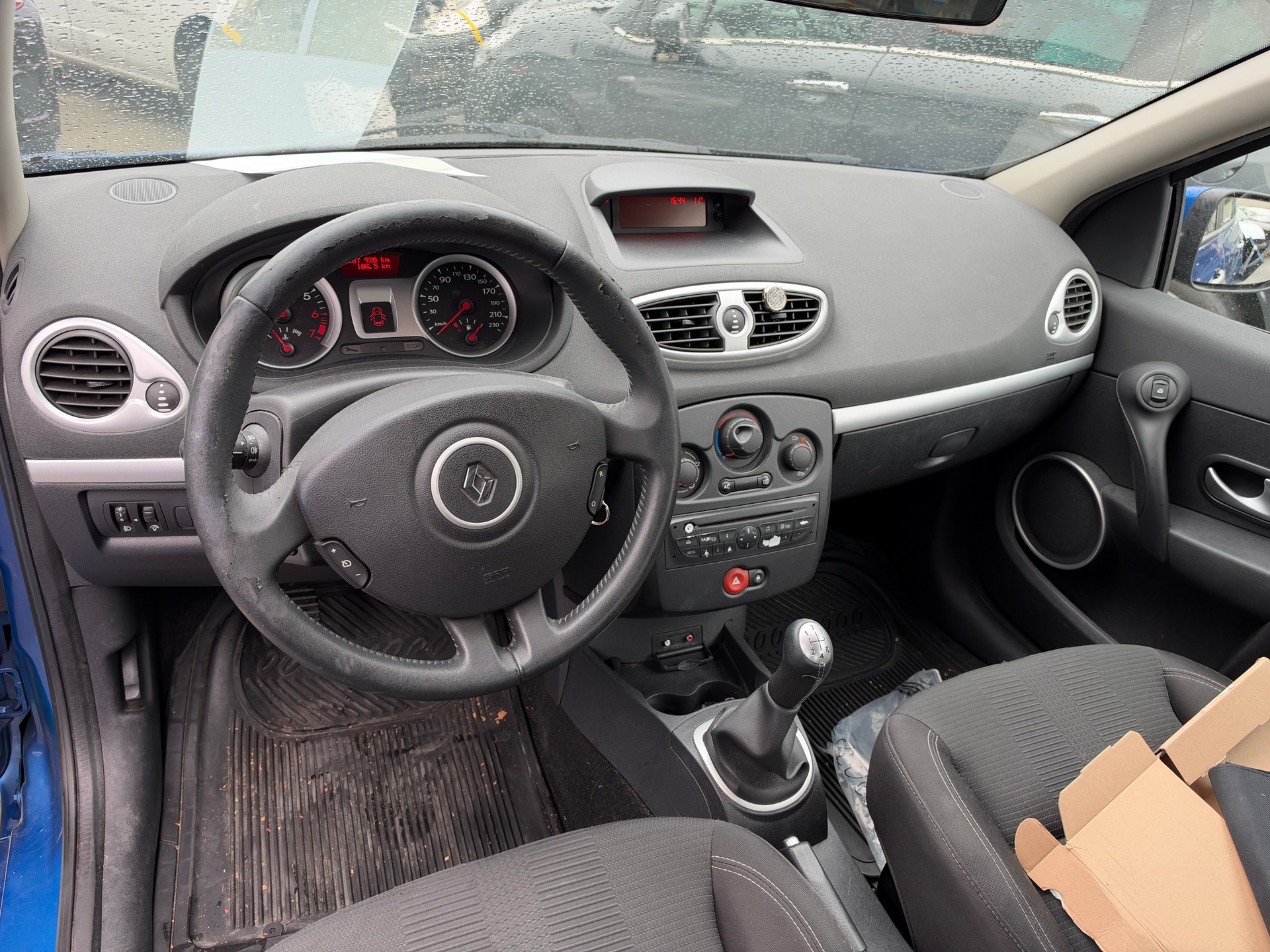 RENAULT Clio 1.2 16V Turbo Dynamique-image-10