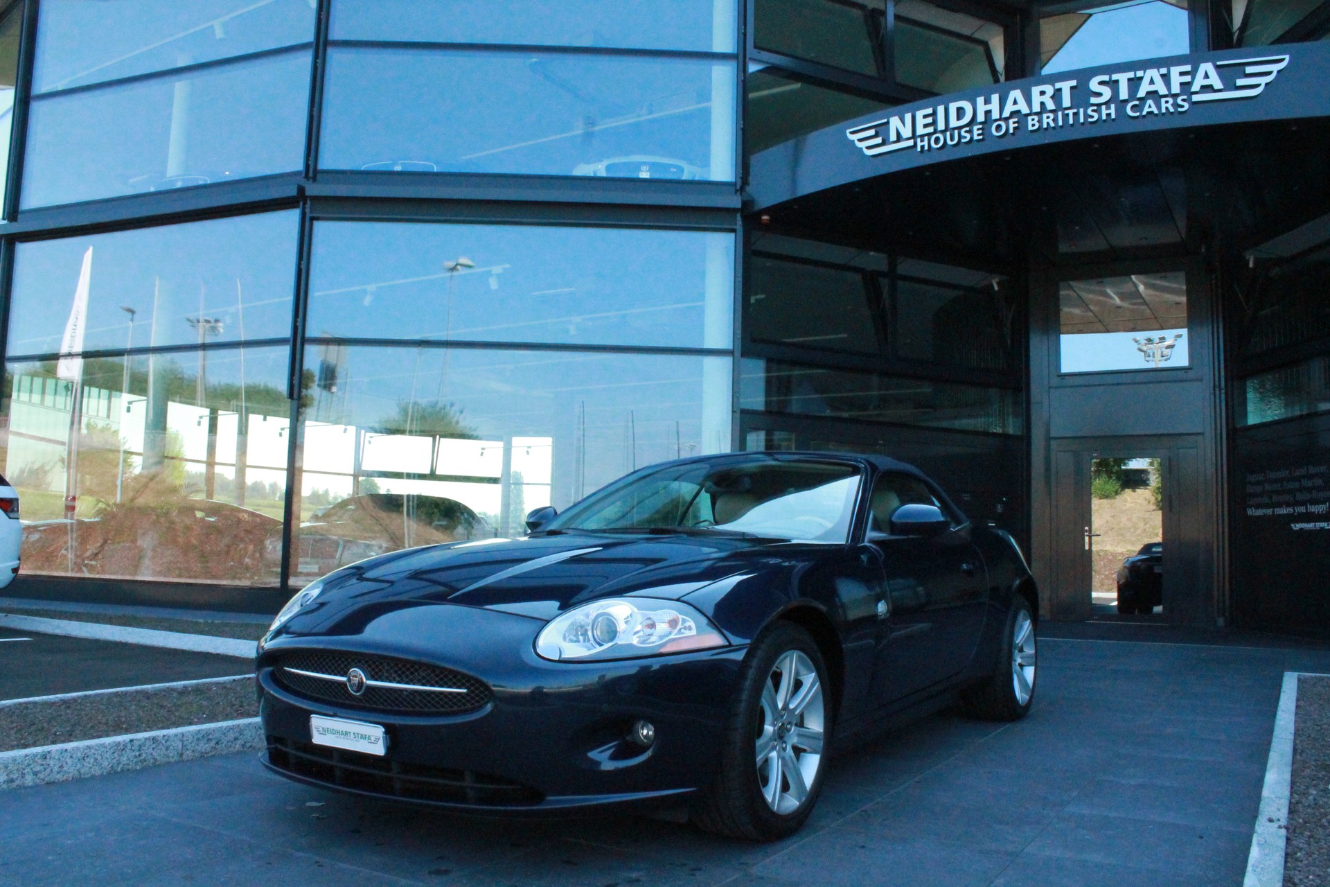 JAGUAR XK 4.2 V8 Automatic-image-0