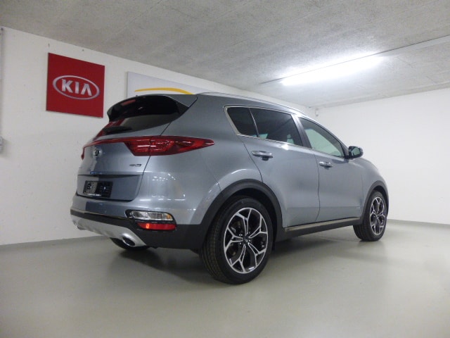 KIA Sportage 2.0 CRDi MHEV Style GT-Line-image-8