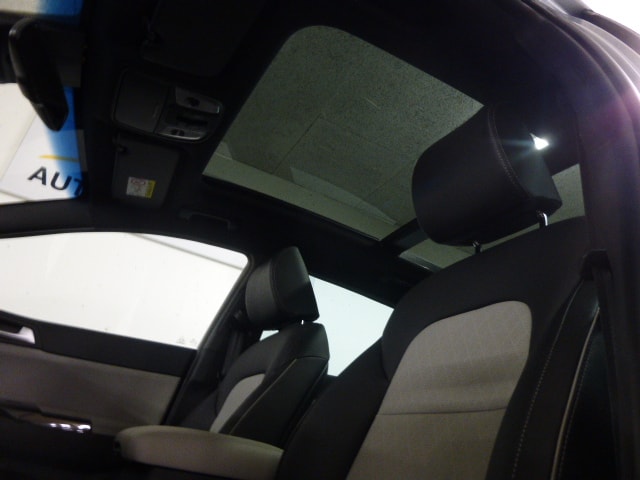 KIA Sportage 2.0 CRDi MHEV Style GT-Line-image-13