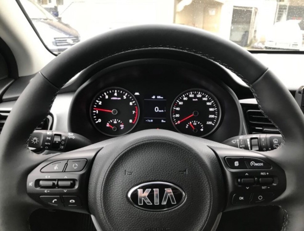 KIA Stonic 1.0 T-GDi-image-3