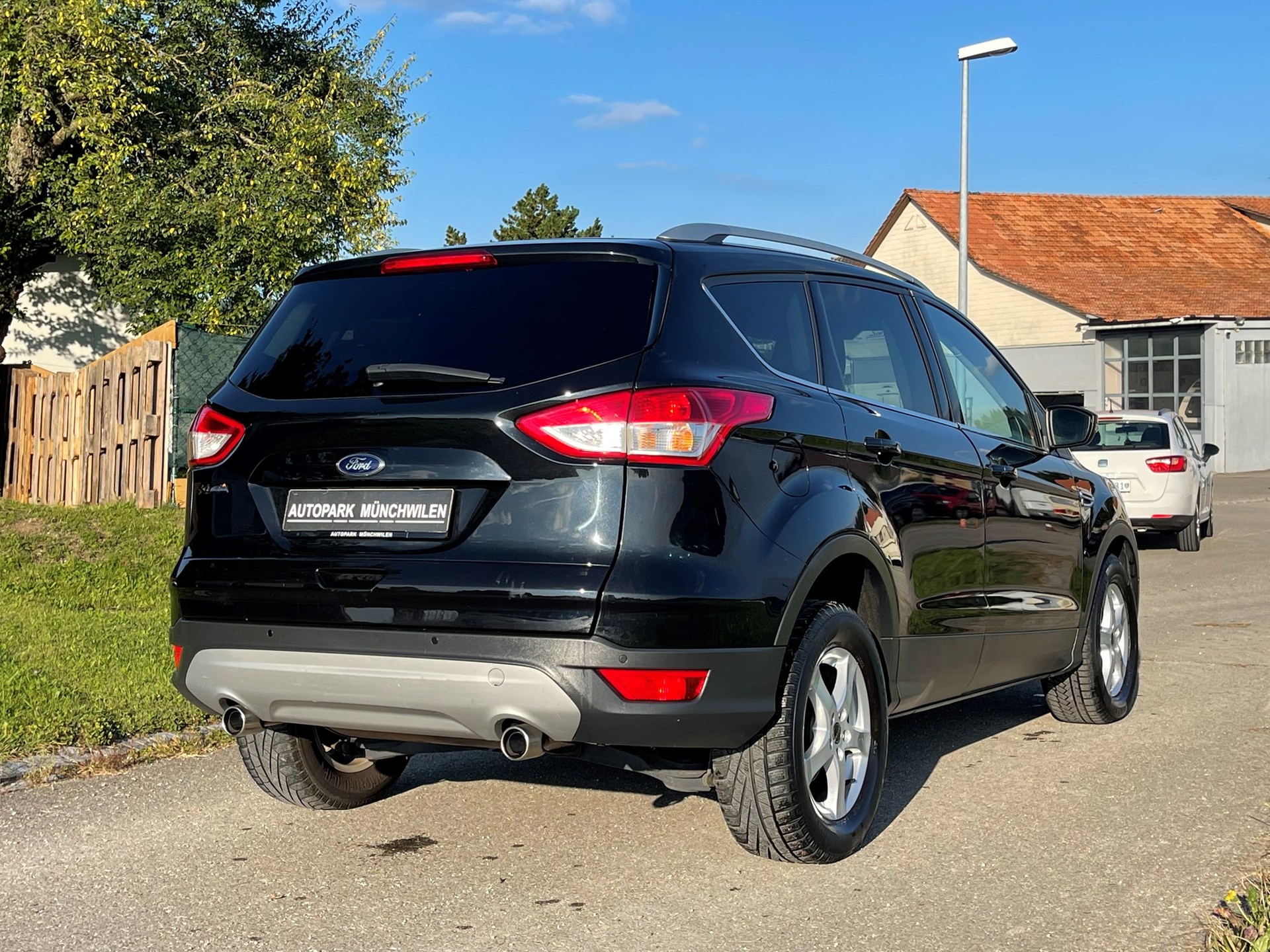 FORD Kuga 2.0 TDCi Carving 2WD-image-2