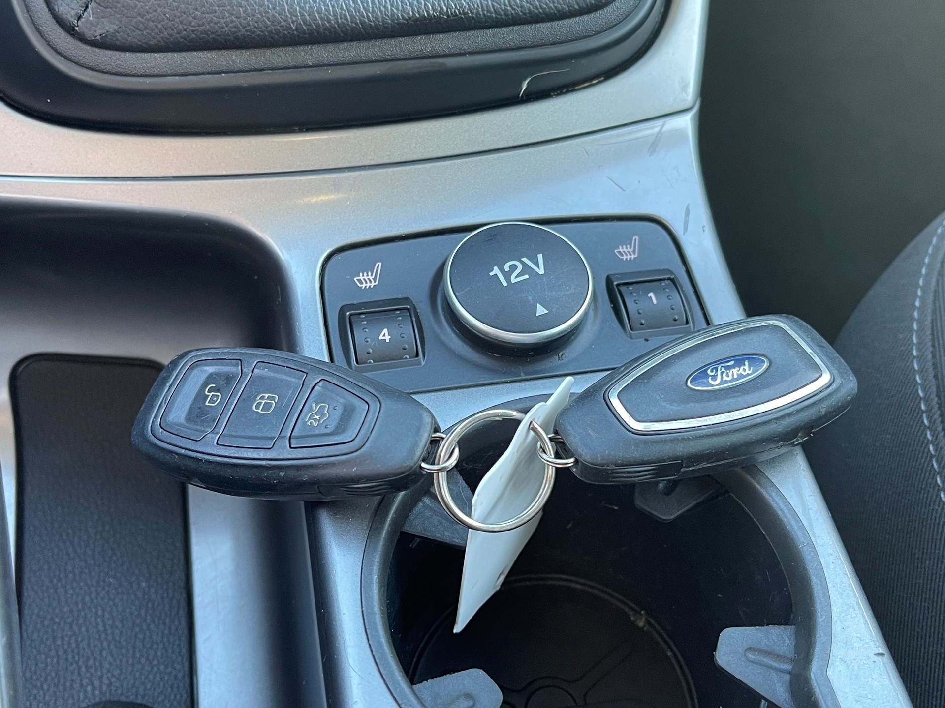 FORD Kuga 2.0 TDCi Carving 2WD-image-11