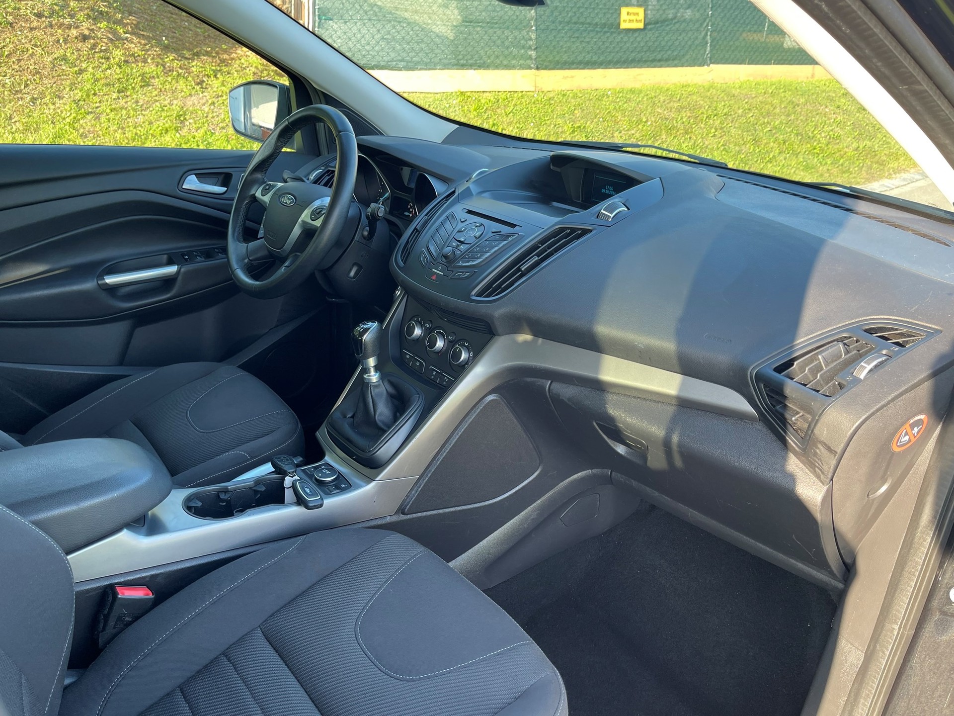 FORD Kuga 2.0 TDCi Carving 2WD-image-5