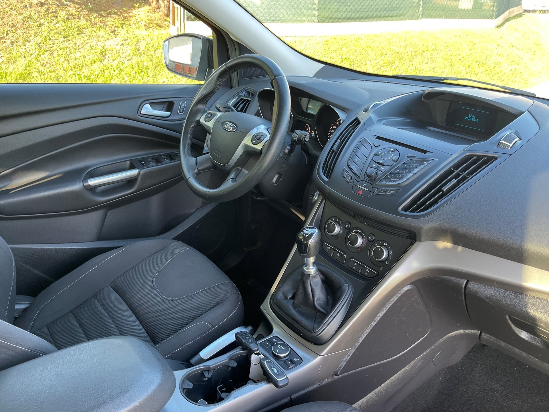 FORD Kuga 2.0 TDCi Carving 2WD-image-6
